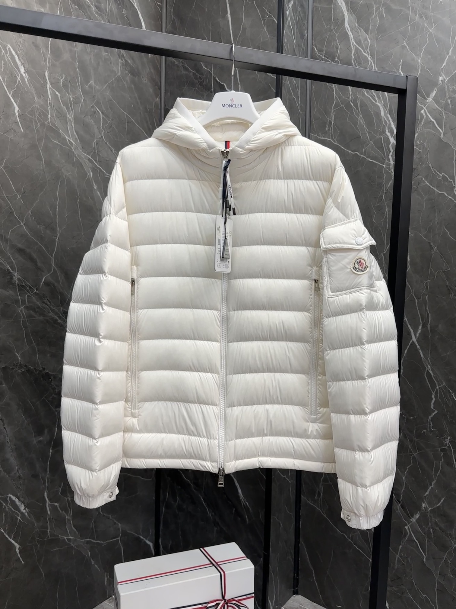 MONCLER GALION HOODED SHORT DOWNJACKET