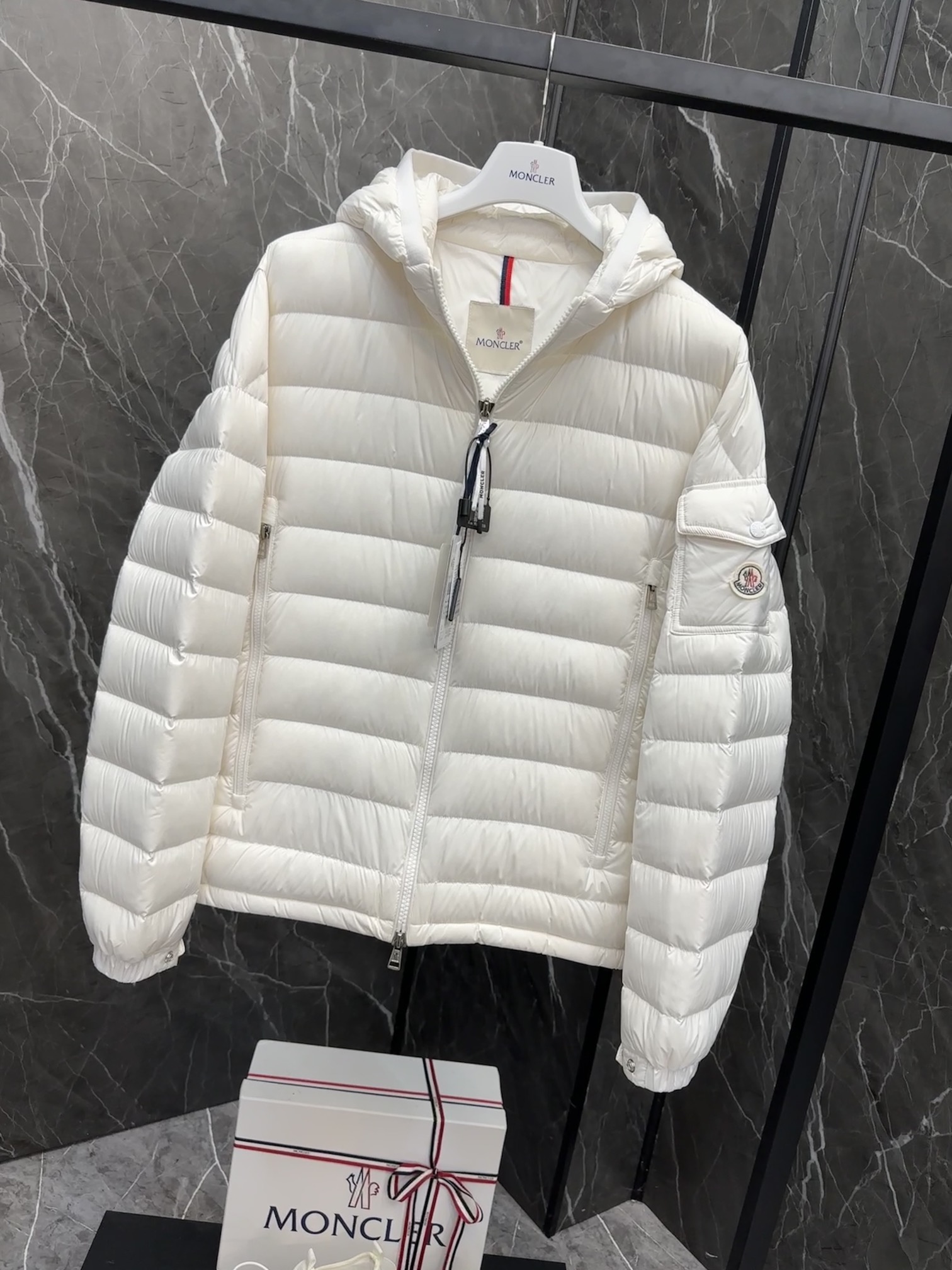 MONCLER GALION HOODED SHORT DOWNJACKET