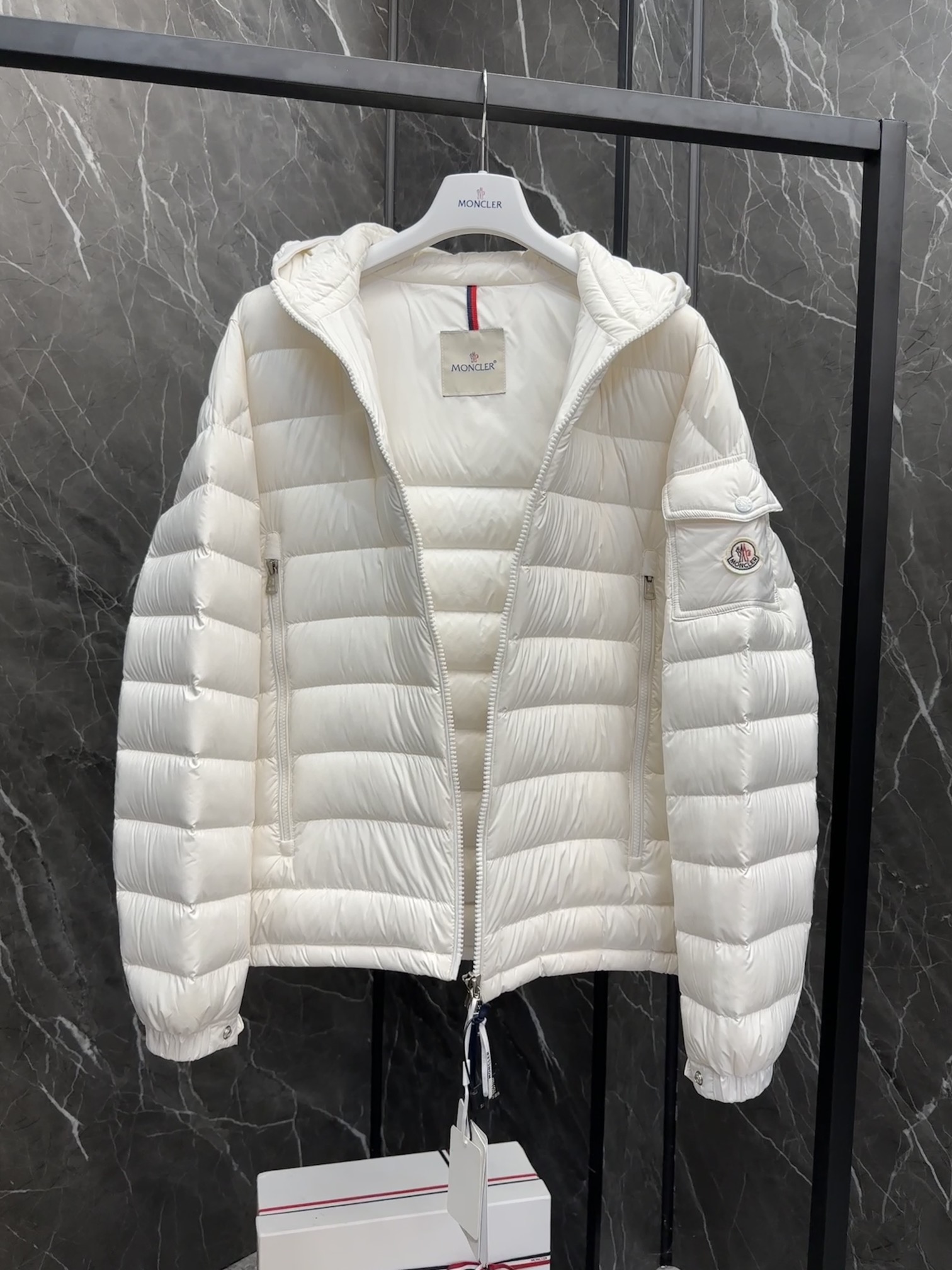 MONCLER GALION HOODED SHORT DOWNJACKET