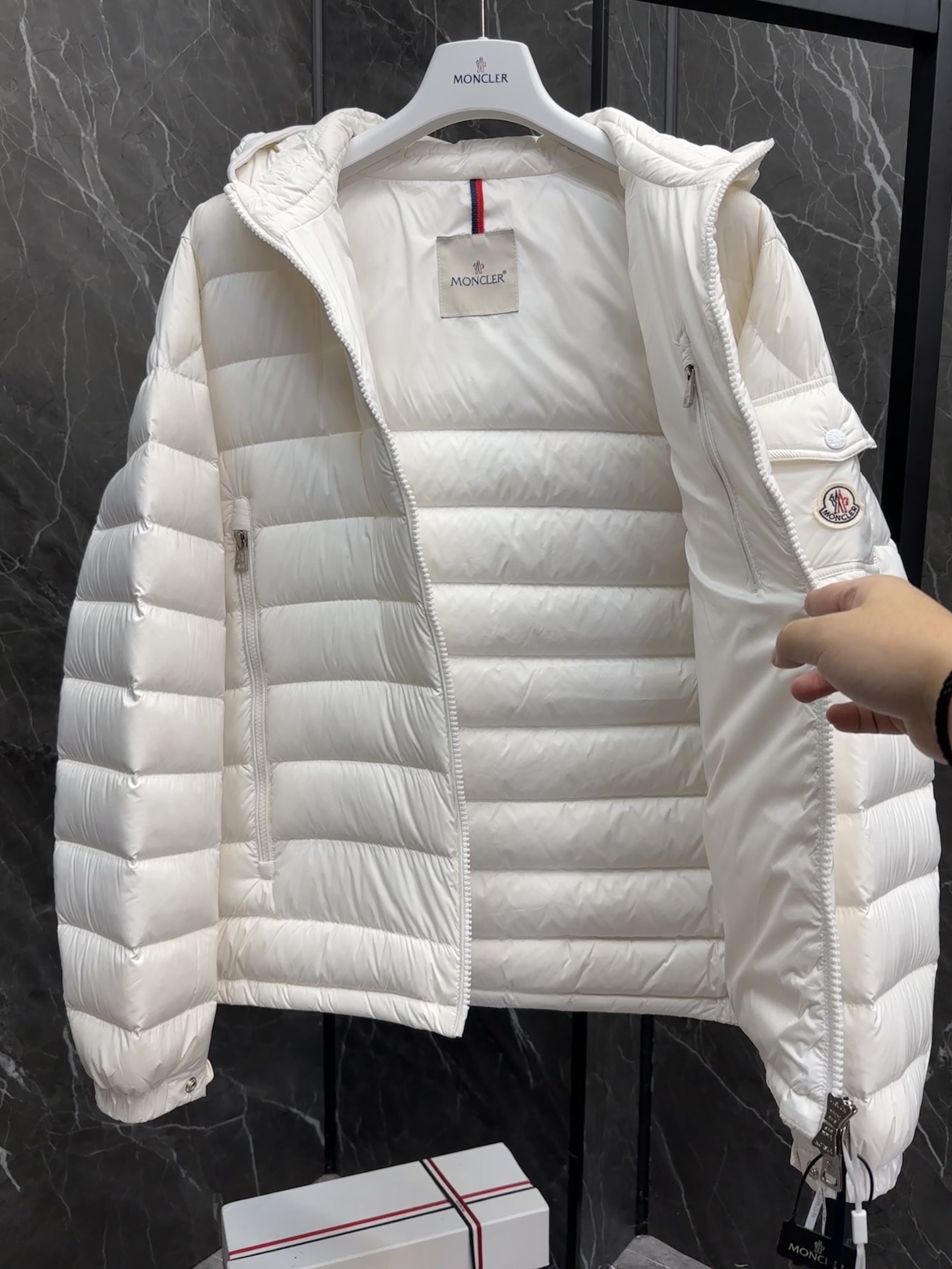 MONCLER GALION HOODED SHORT DOWNJACKET