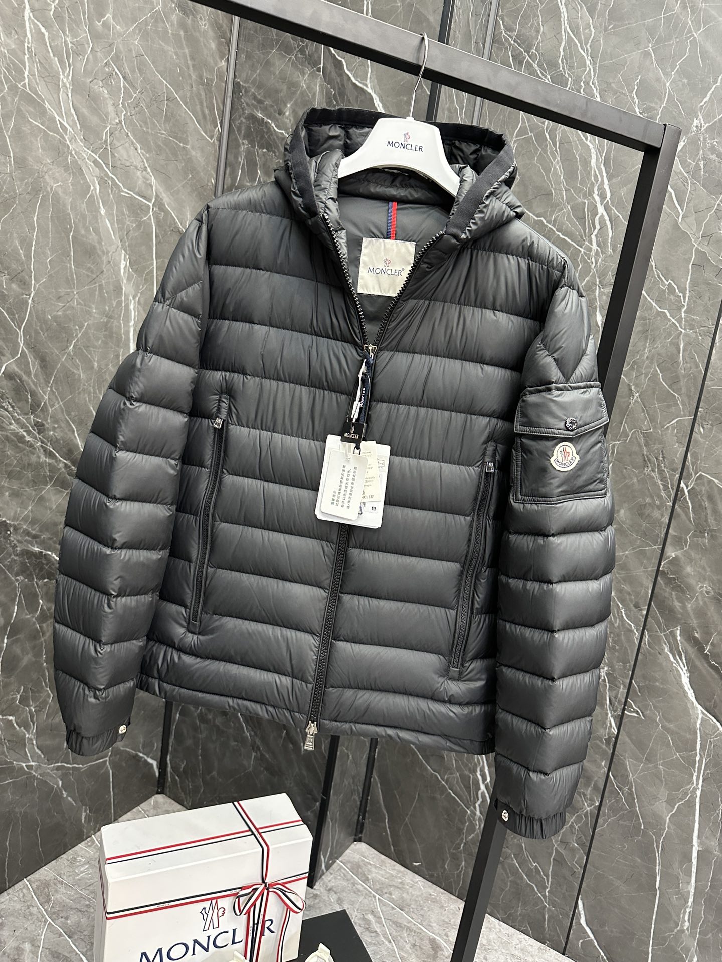 MONCLER GALION HOODED SHORT DOWNJACKET