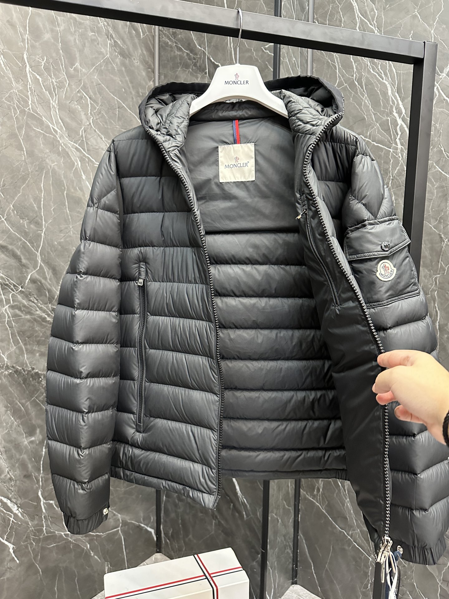 MONCLER GALION HOODED SHORT DOWNJACKET