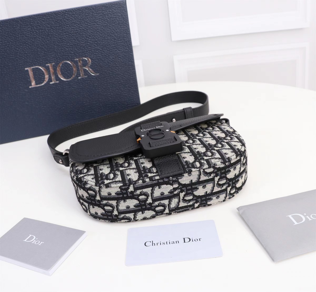 Mini Saddle Messenger Bag with Flap Beige and Black Dior Oblique Jacquard with Black Grained Calfskin 19.5 x 13 x 4.3cm