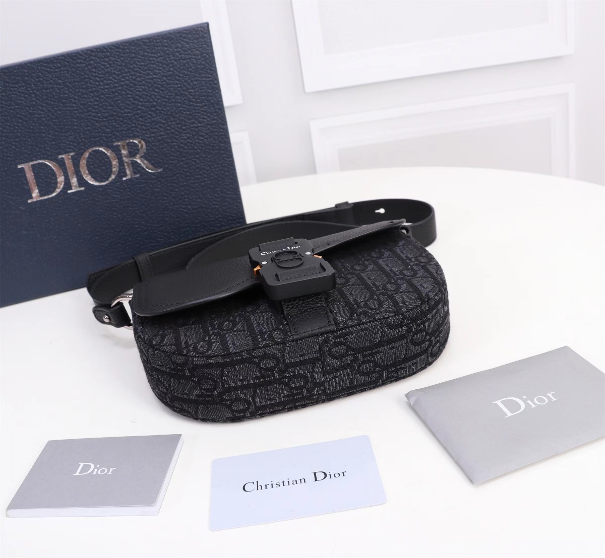 Mini Saddle Messenger Bag with Flap Black Dior Oblique Jacquard and Black Grained Calfskin 19.5 x 13 x 4.3 cm