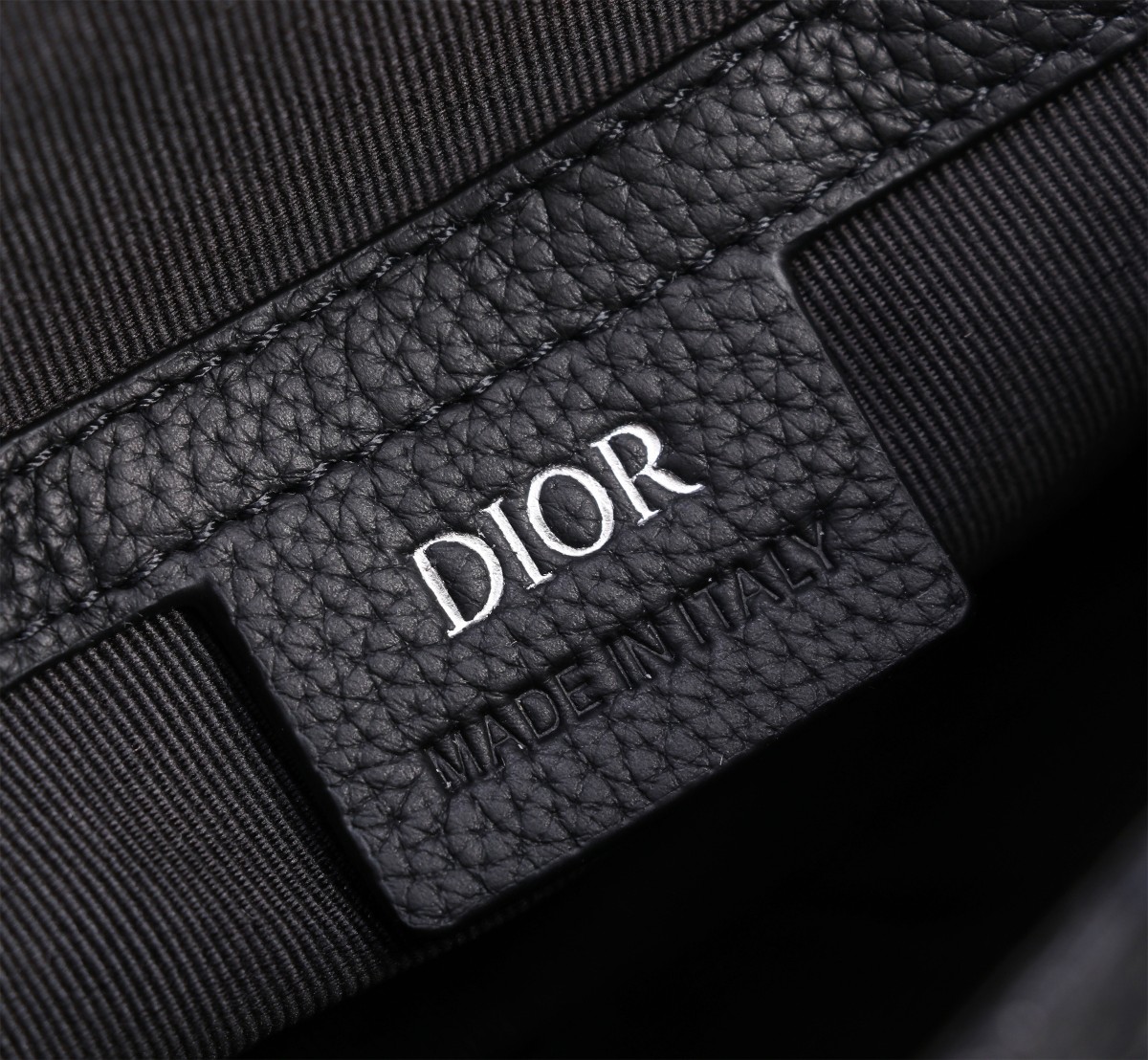 Mini Saddle Messenger Bag with Flap Black Dior Oblique Jacquard and Black Grained Calfskin 19.5 x 13 x 4.3 cm