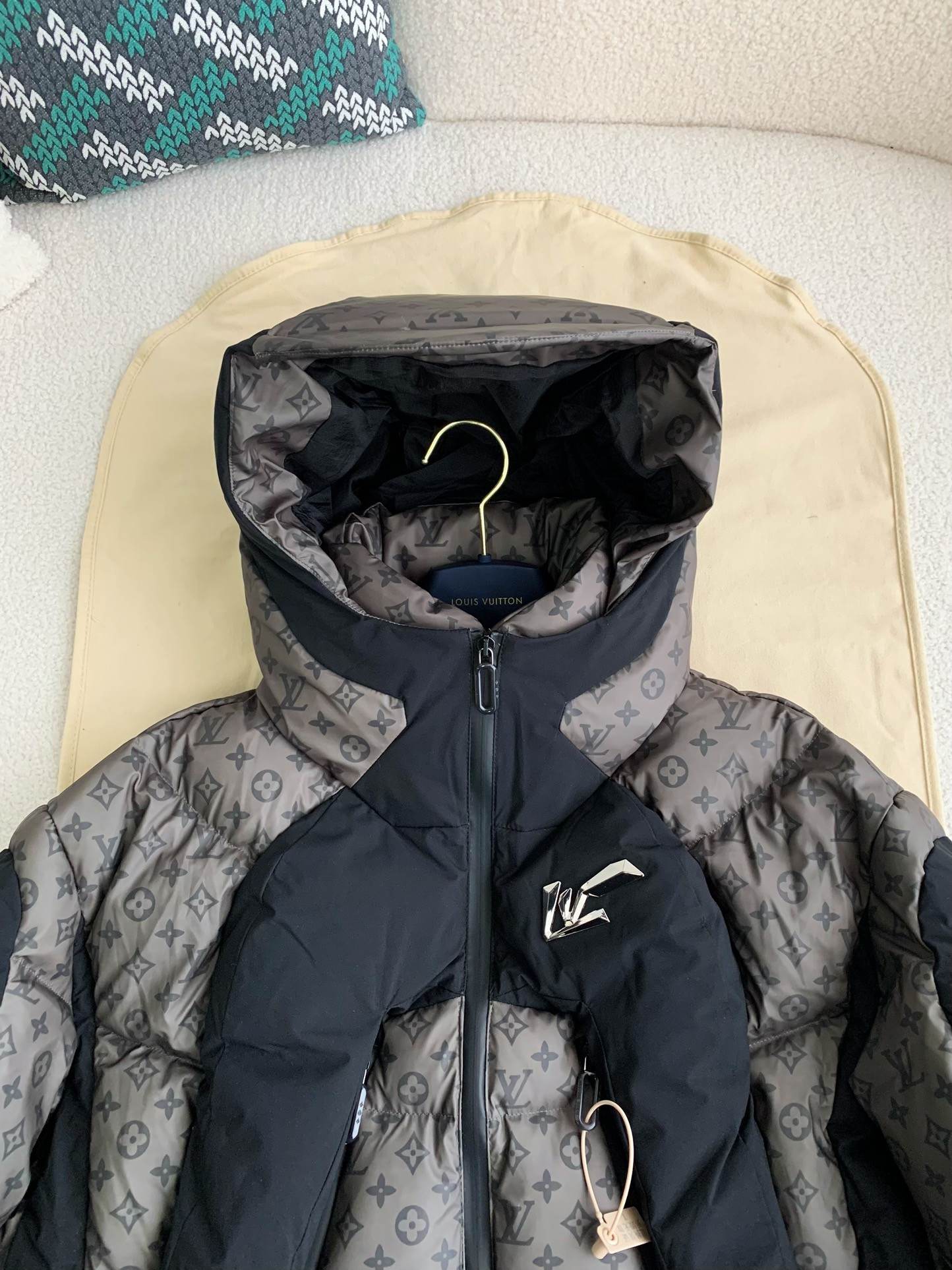 LOUIS VUITTON LOGO Down Jacket