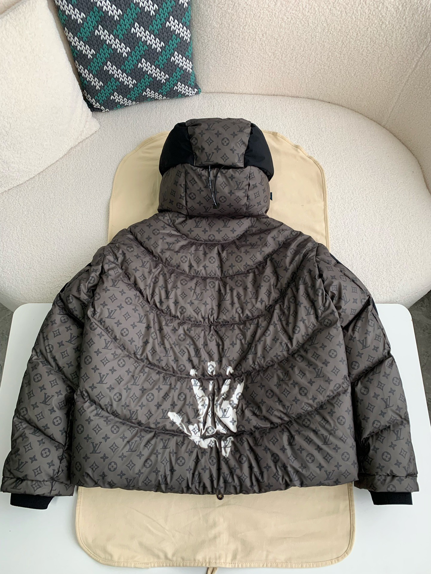 LOUIS VUITTON LOGO Down Jacket