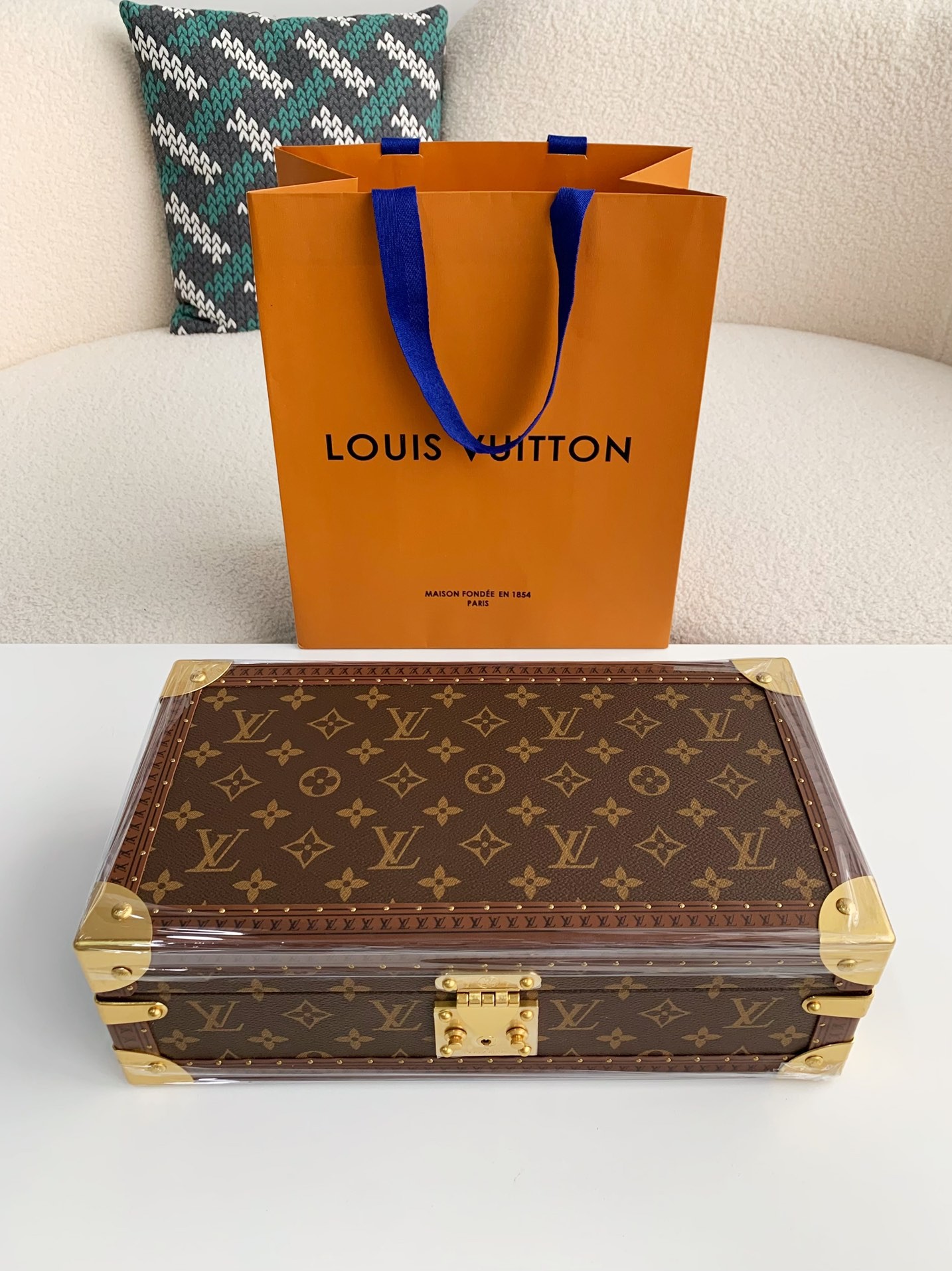 Louis Vuitton Watch Storage Box Size: 34*18*11cm