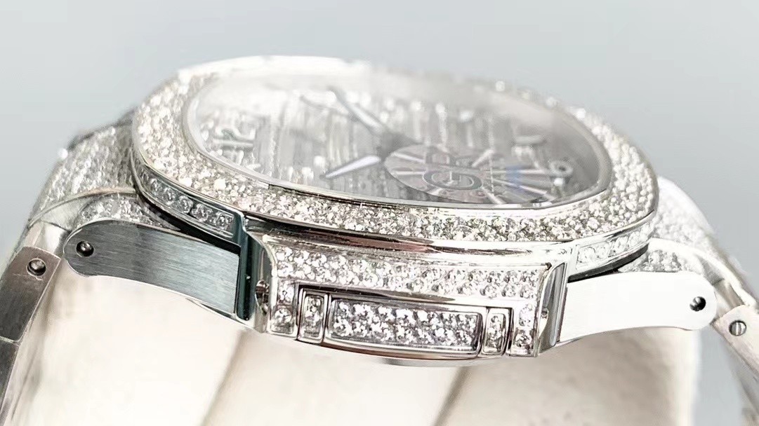 2024 Patek Philippe 7118 Women's Nau tilus Full Diamond Limited Edition