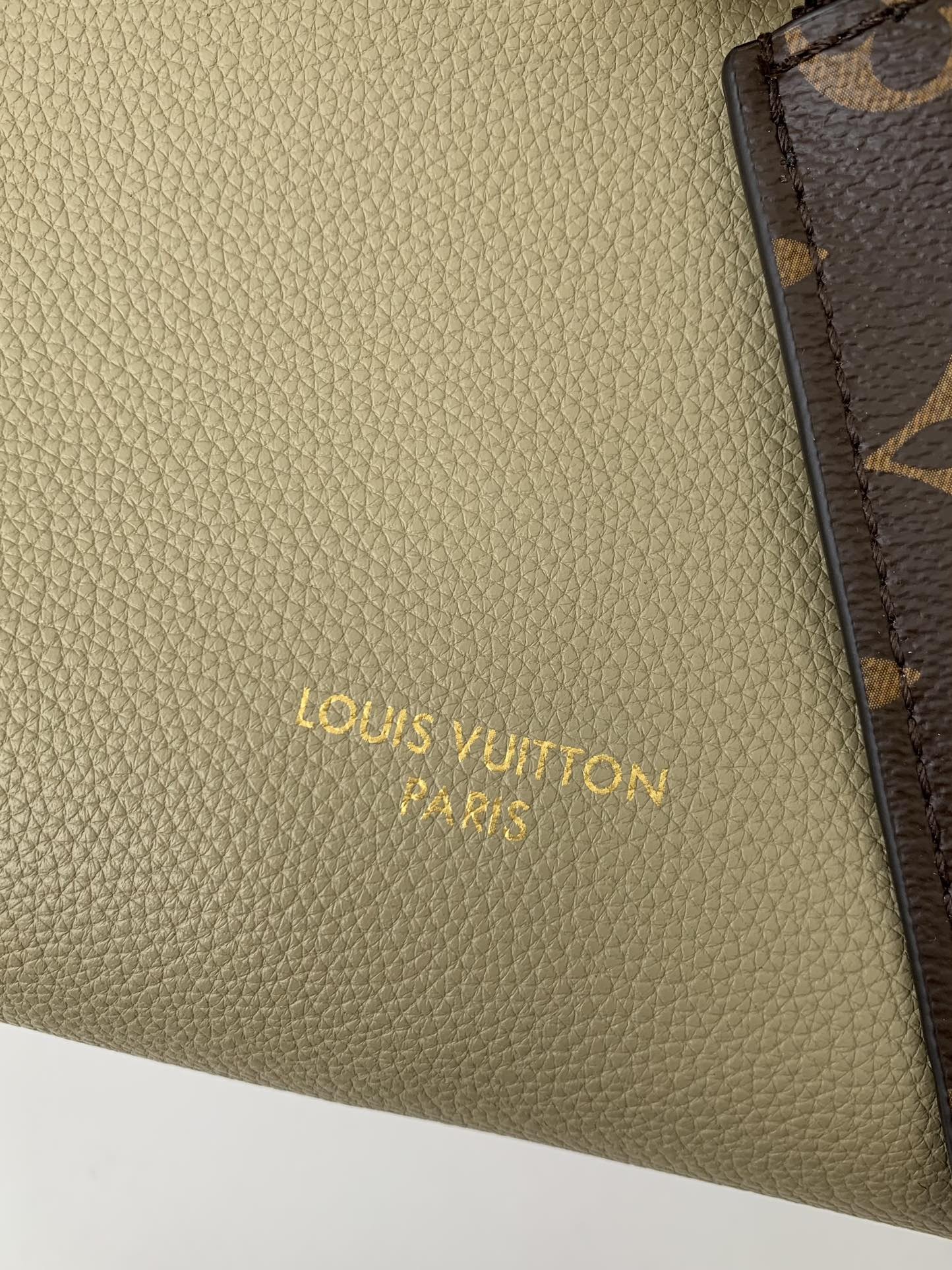 Louis Vuitton Low Key Cabas Mid -num ber Handbag M25343 Size: 30*14*47cm