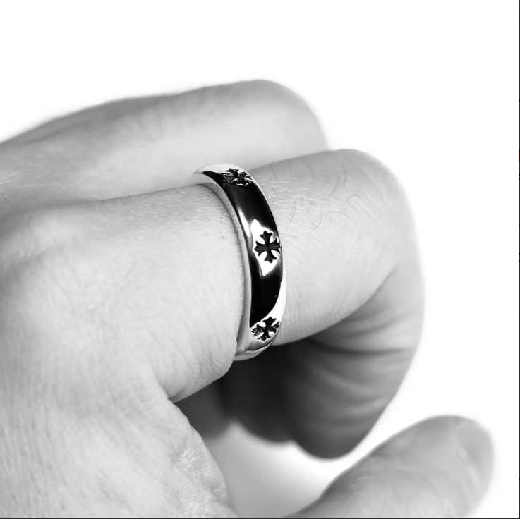 CHROME HEARTS CH PLUS BAND RING