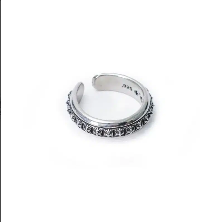 CH PLUS PYRAMID OPEN BAND RING