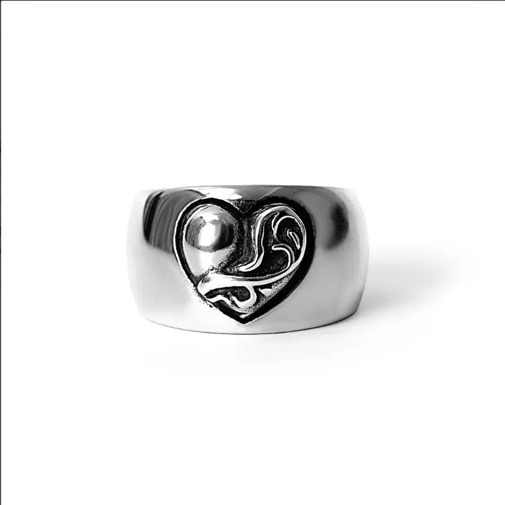 CHROME HEARTS HEART BAND RING