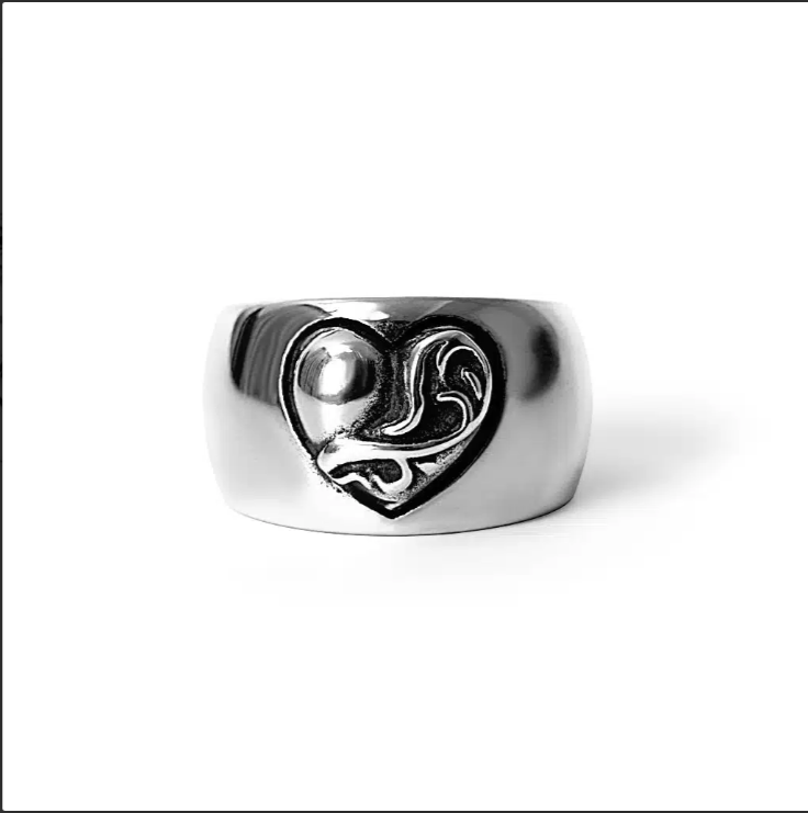 CHROME HEARTS HEART BAND RING