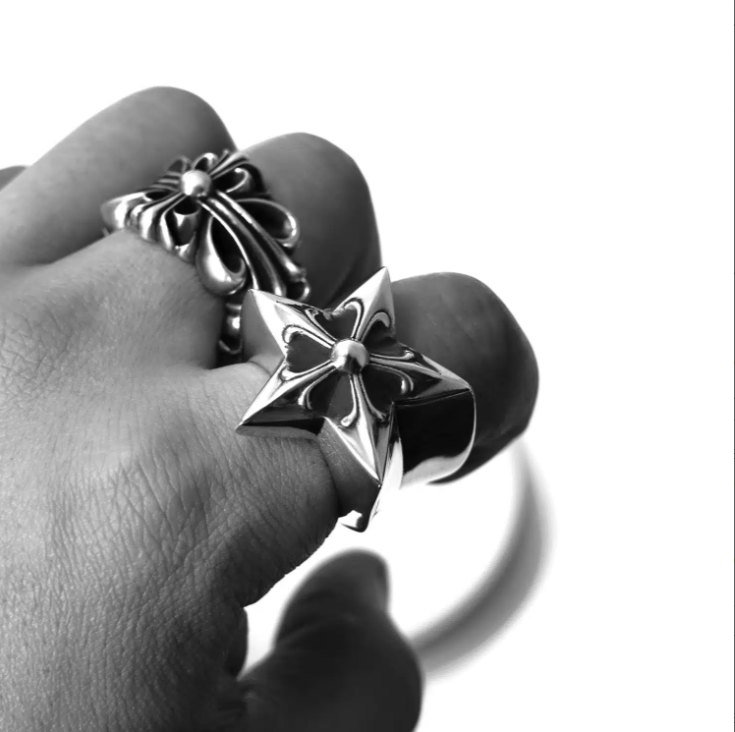 CHROME HEARTS LARGE STAR RING