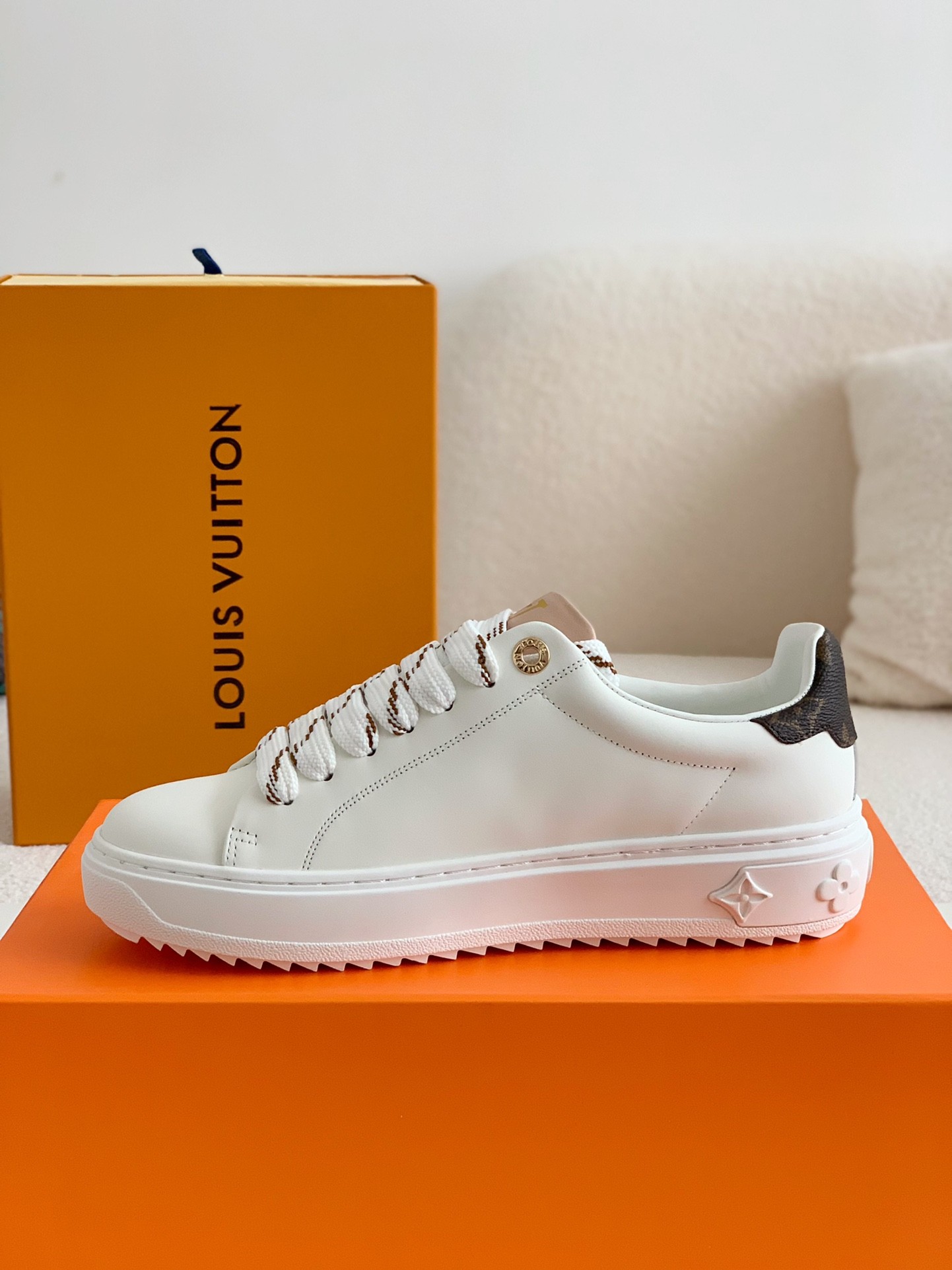 LOUIS VUITTON TIME OUT SNEAKERS