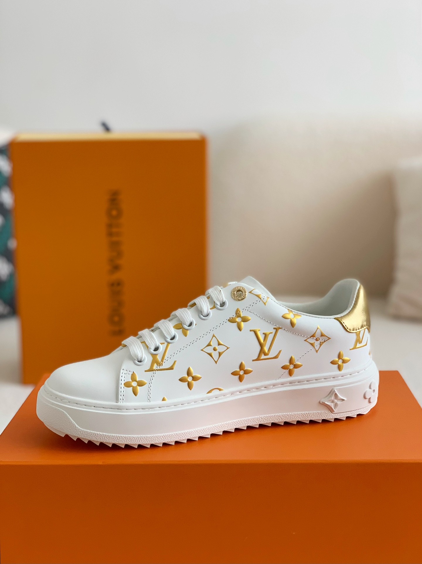 LOUIS VUITTON TIME OUT SNEAKERS