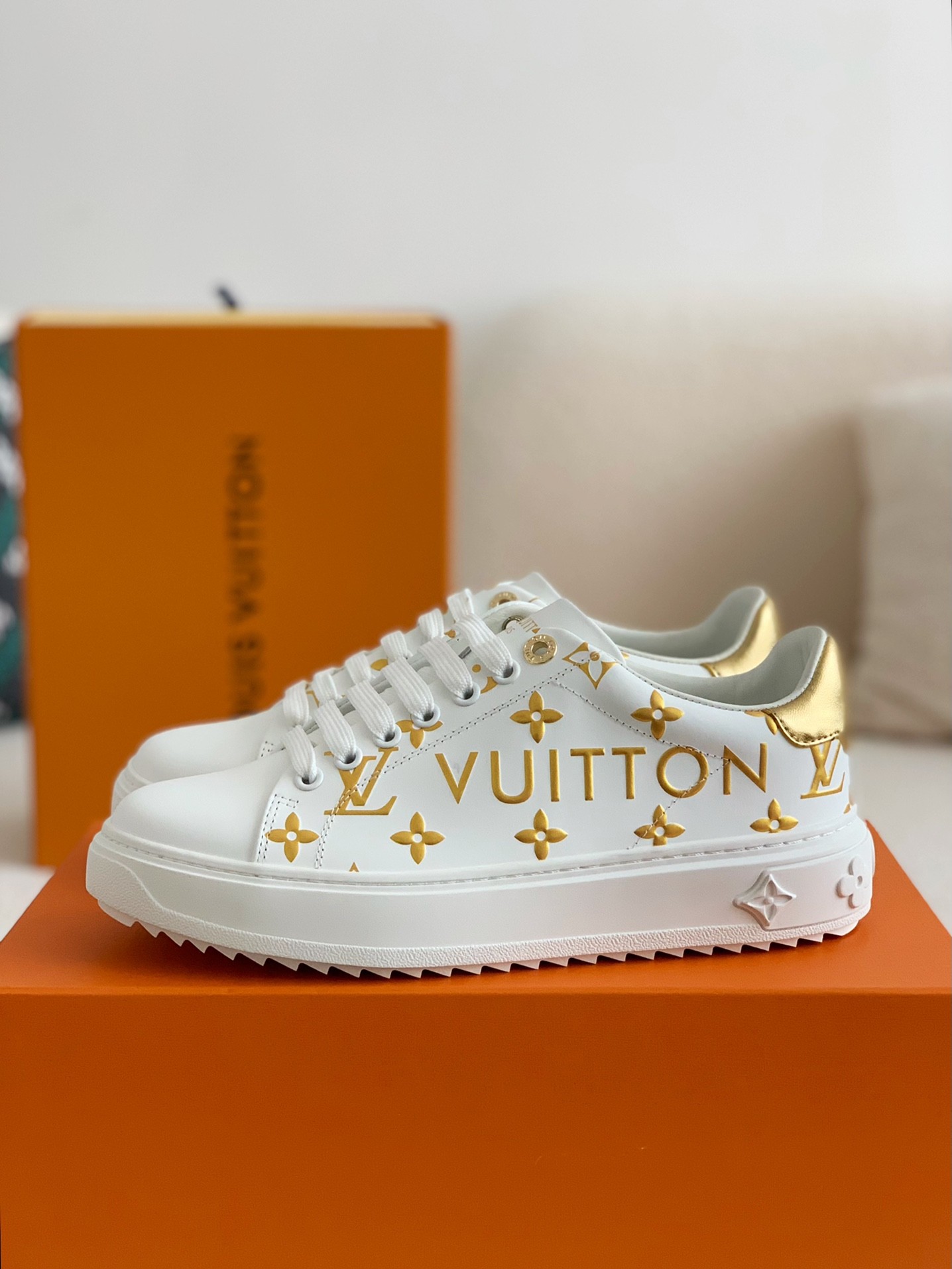 LOUIS VUITTON TIME OUT SNEAKERS