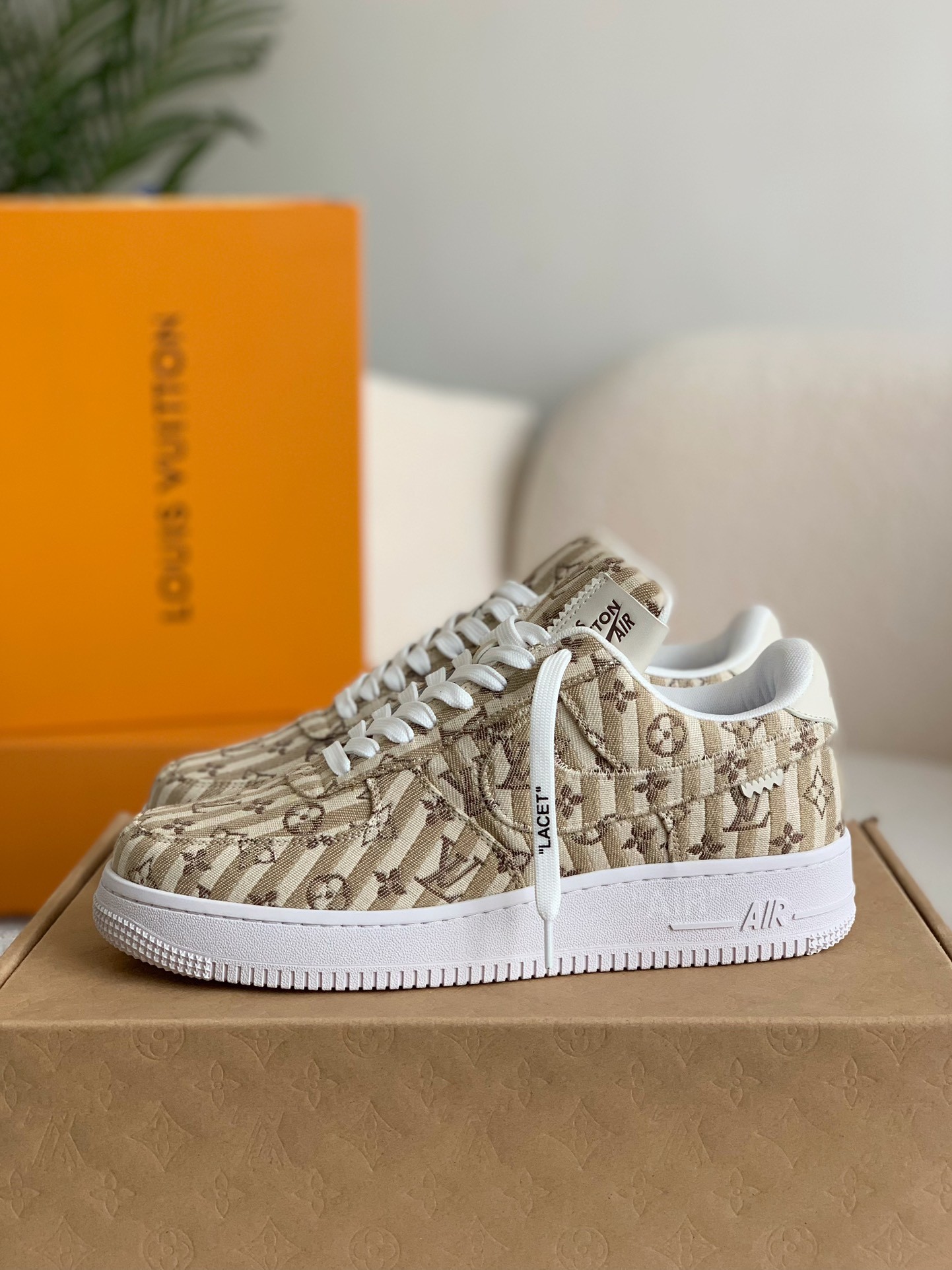 LOUIS VUITTON X NIKE AIR FORCE 1 S NEAKER