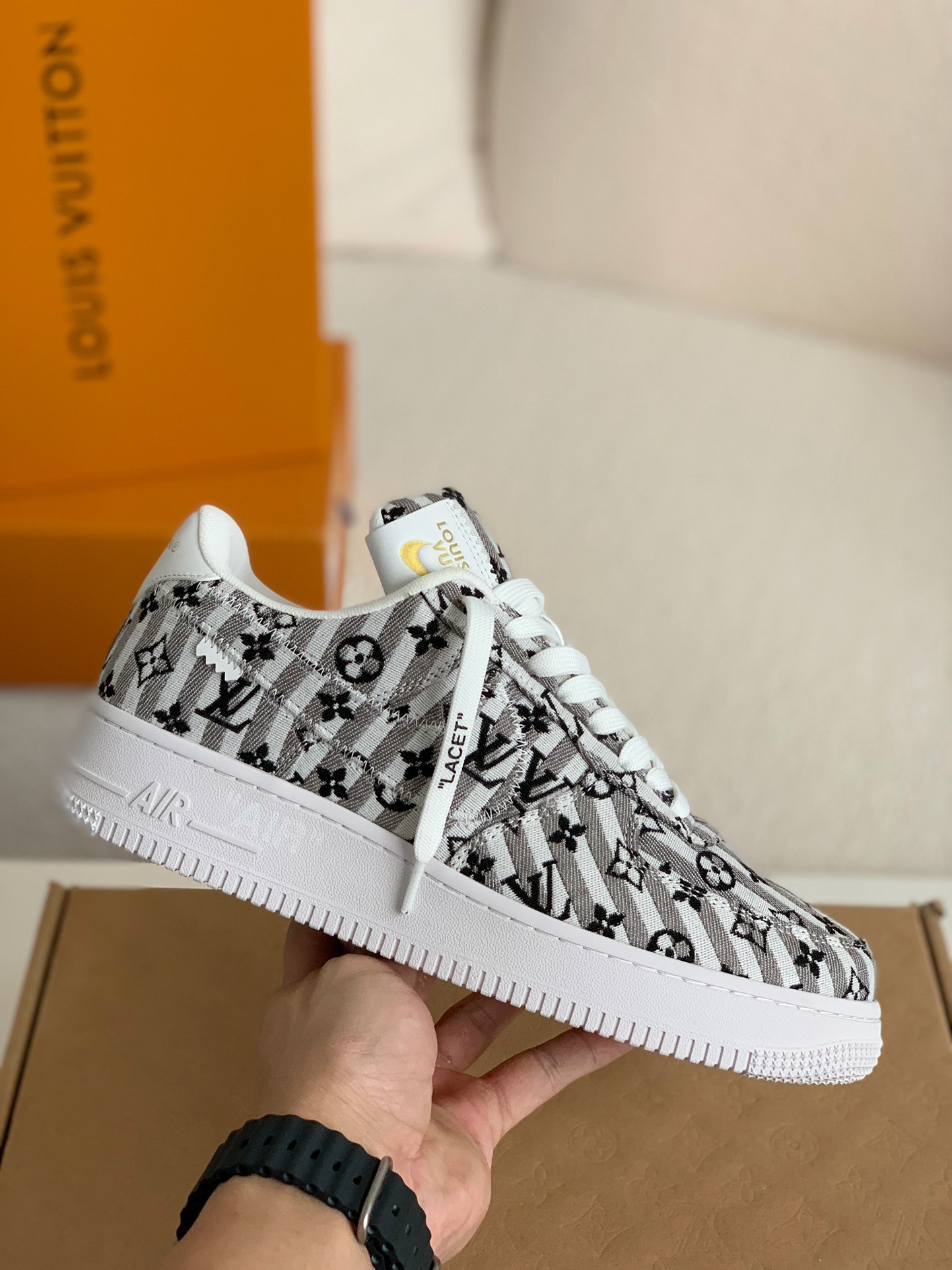 LOUIS VUITTON X NIKE AIR FORCE 1 S NEAKER