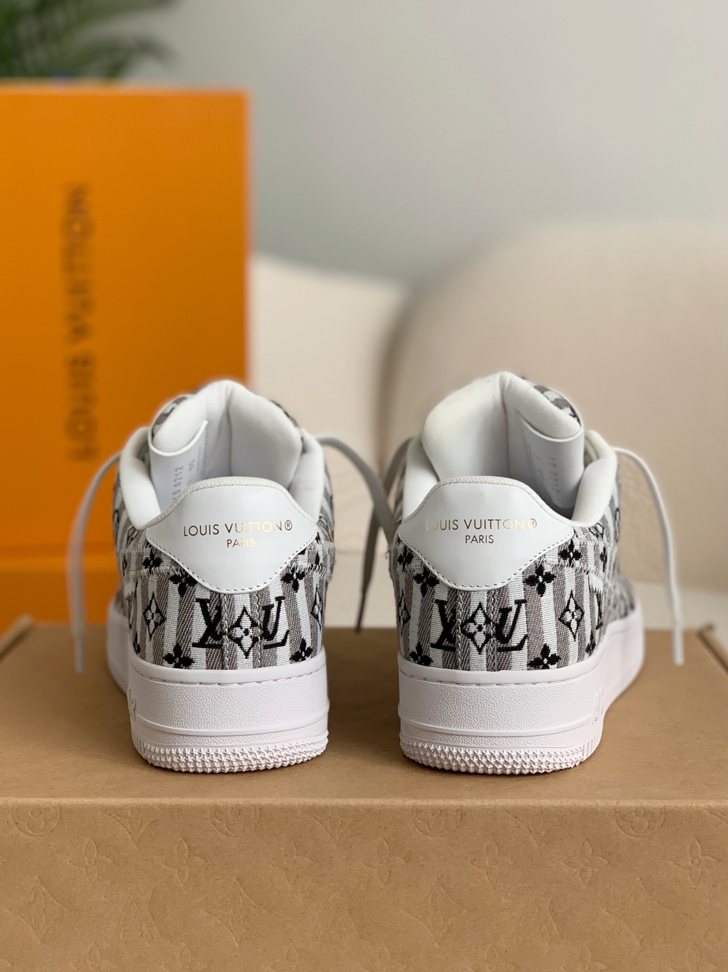 LOUIS VUITTON X NIKE AIR FORCE 1 S NEAKER