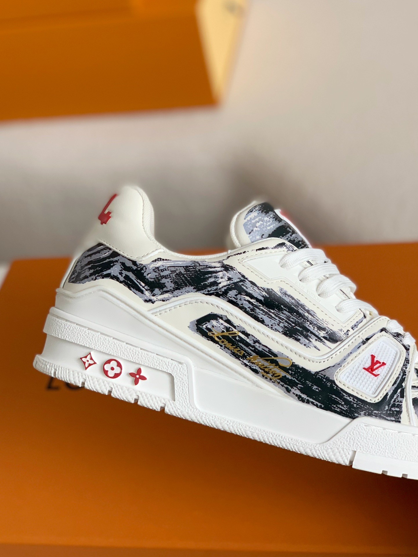 LOUIS VUITTON TRAINER Sneakers