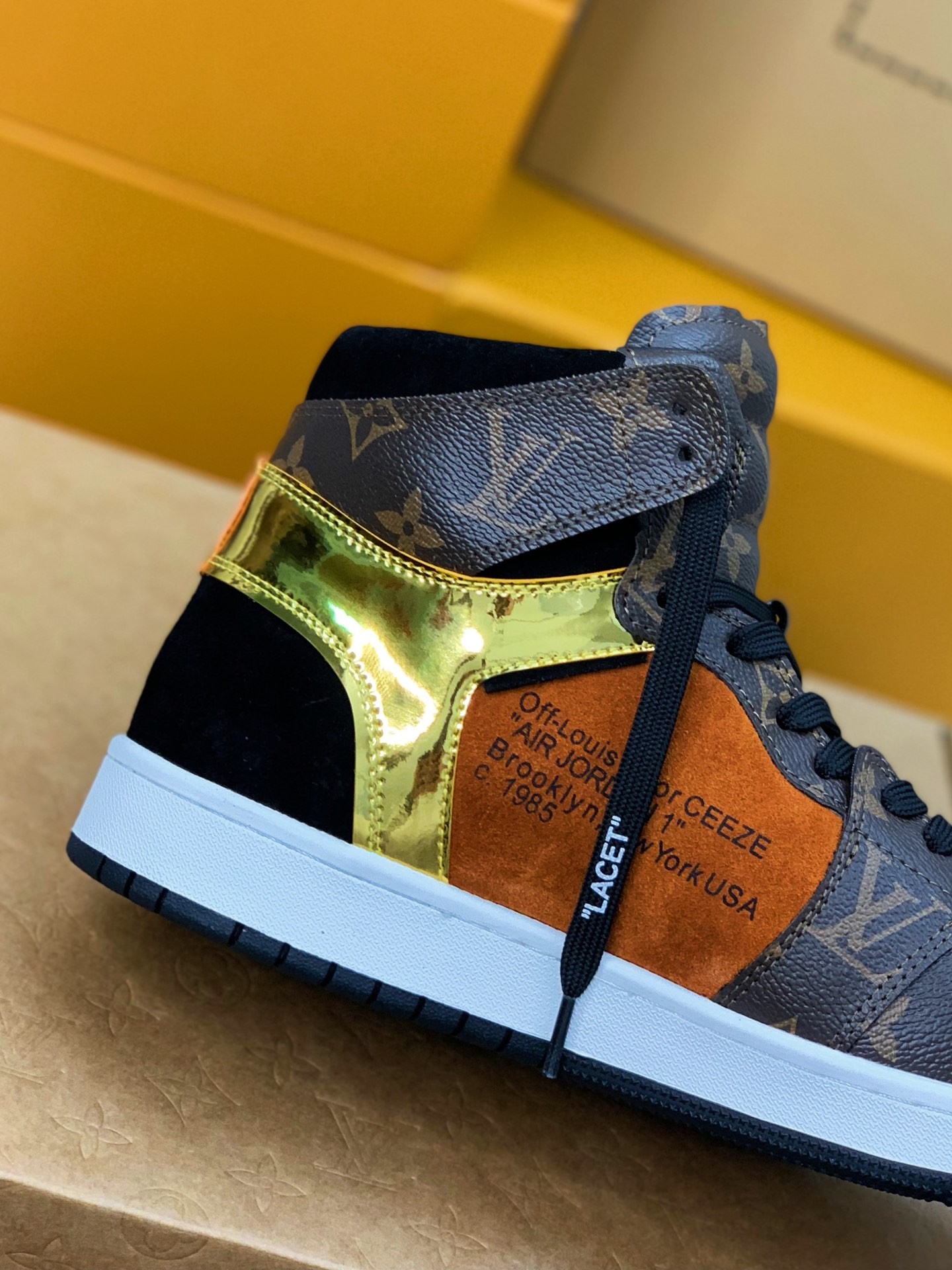 LOUIS VUITTON X NIKE AIR FORCE 1 Sneaker High-tops