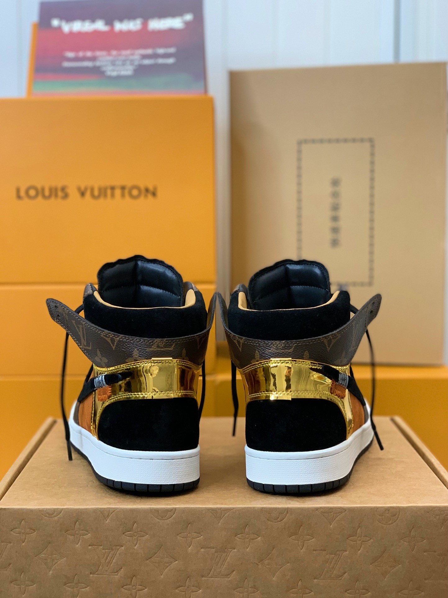 LOUIS VUITTON X NIKE AIR FORCE 1 Sneaker High-tops