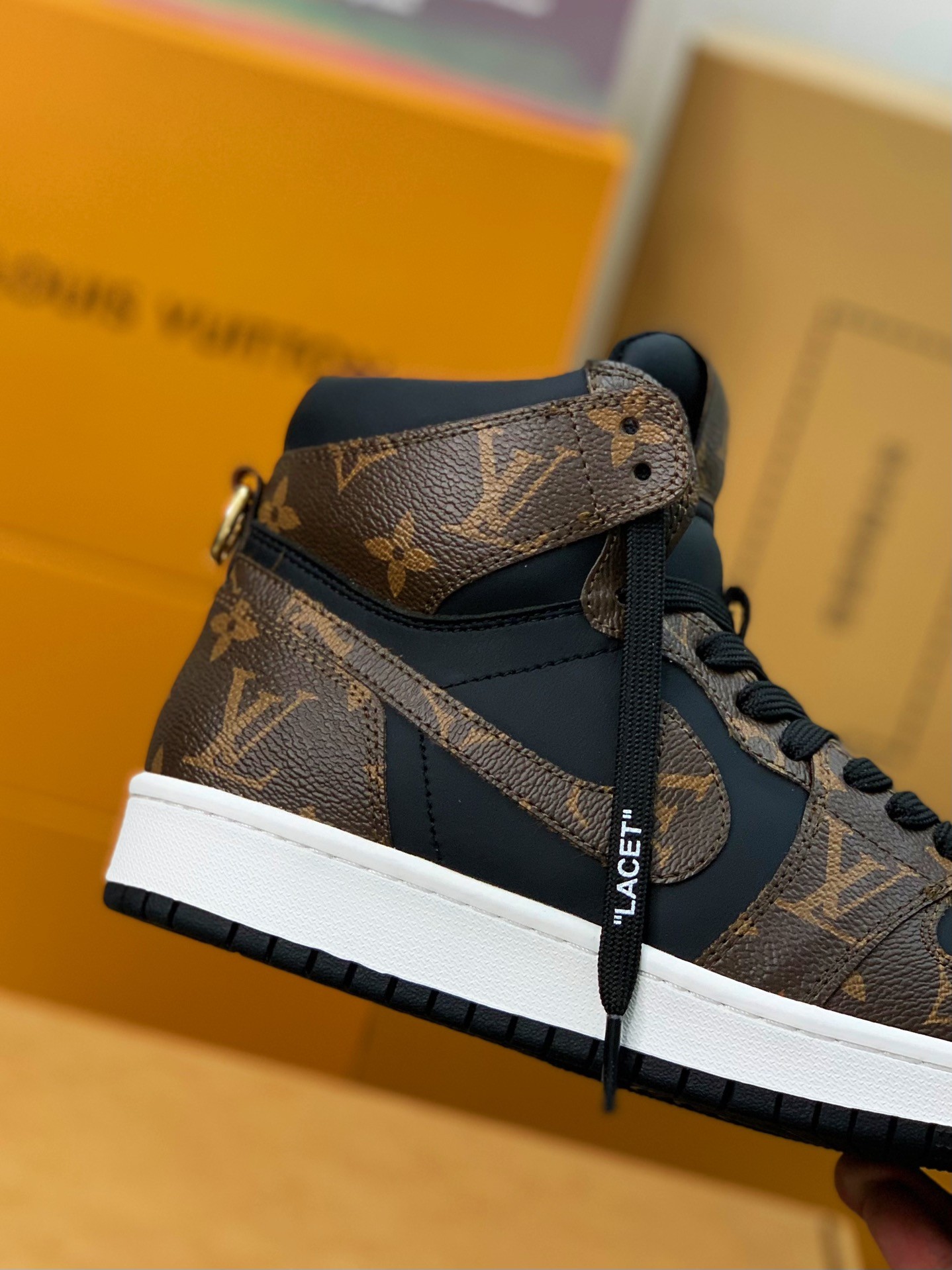 LOUIS VUITTON X NIKE AIR FORCE 1 Sneaker High-tops