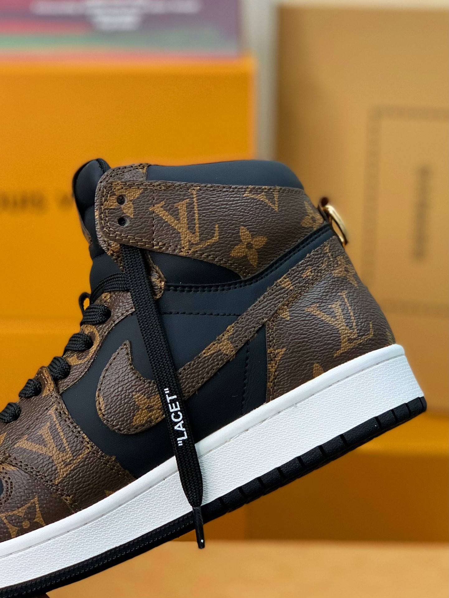 LOUIS VUITTON X NIKE AIR FORCE 1 Sneaker High-tops