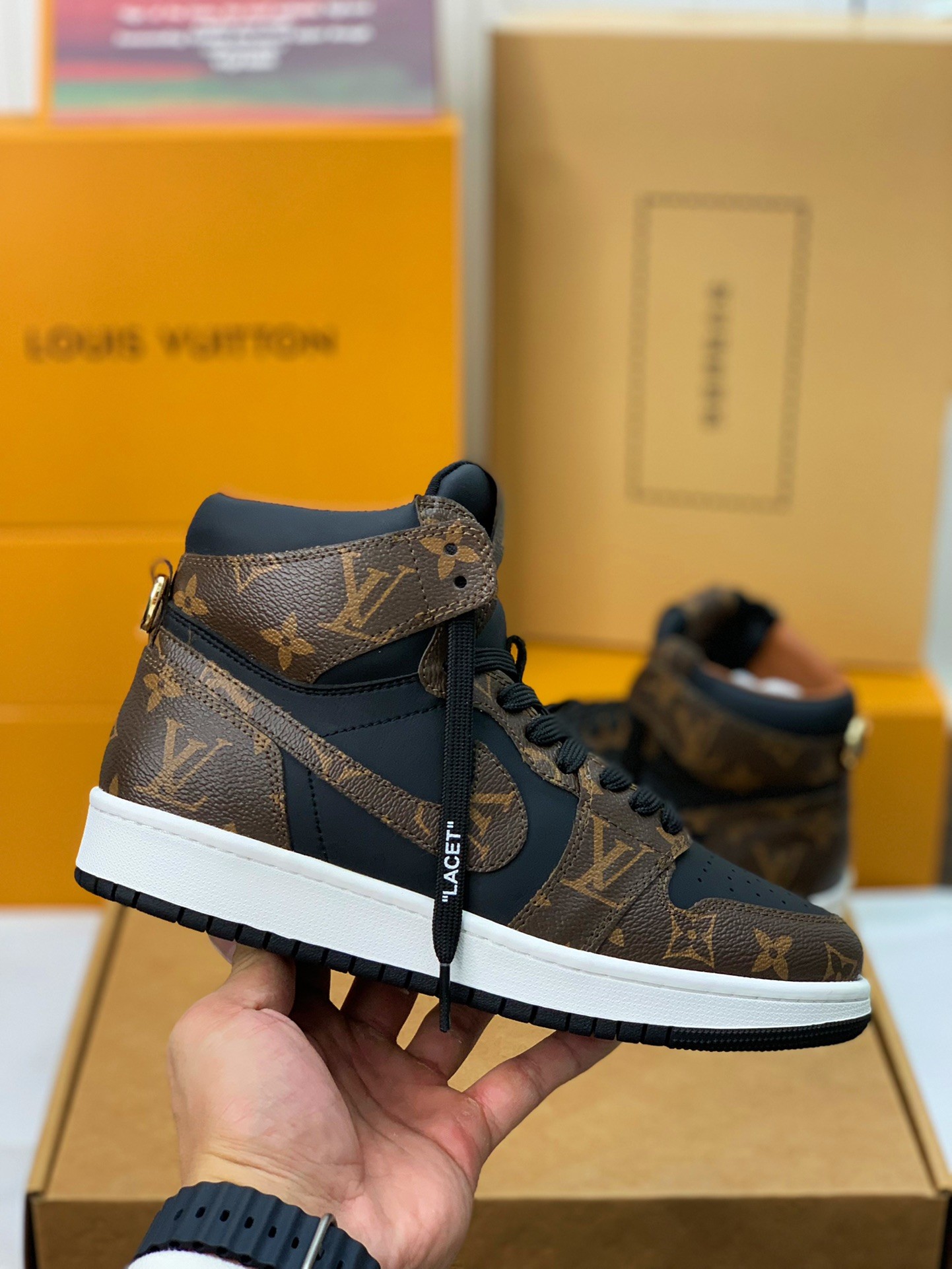 LOUIS VUITTON X NIKE AIR FORCE 1 Sneaker High-tops