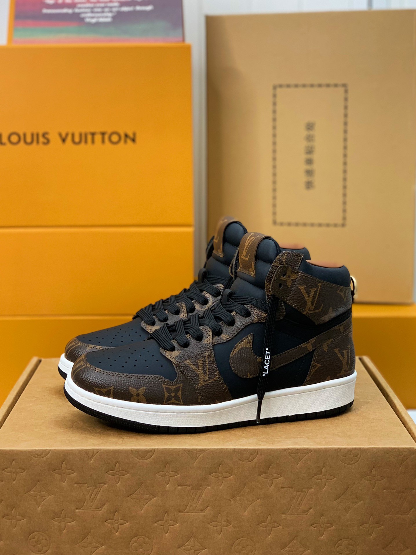 LOUIS VUITTON X NIKE AIR FORCE 1 Sneaker High-tops