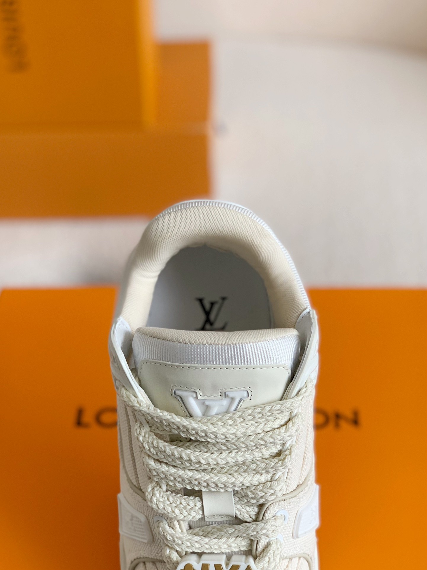 LOUIS VUITTON TRAINER MAXI SNEAKERS