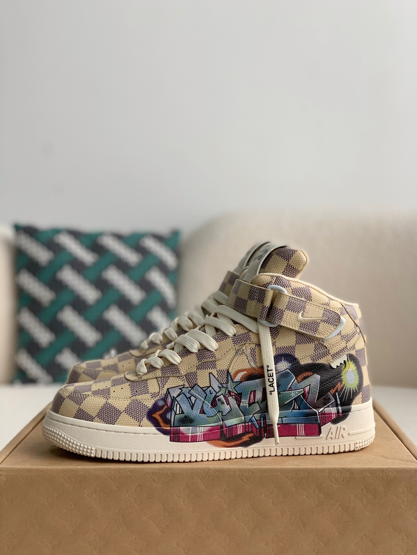 LOUIS VUITTON X NIKE AIR FORCE 1 hi gh Sneaker