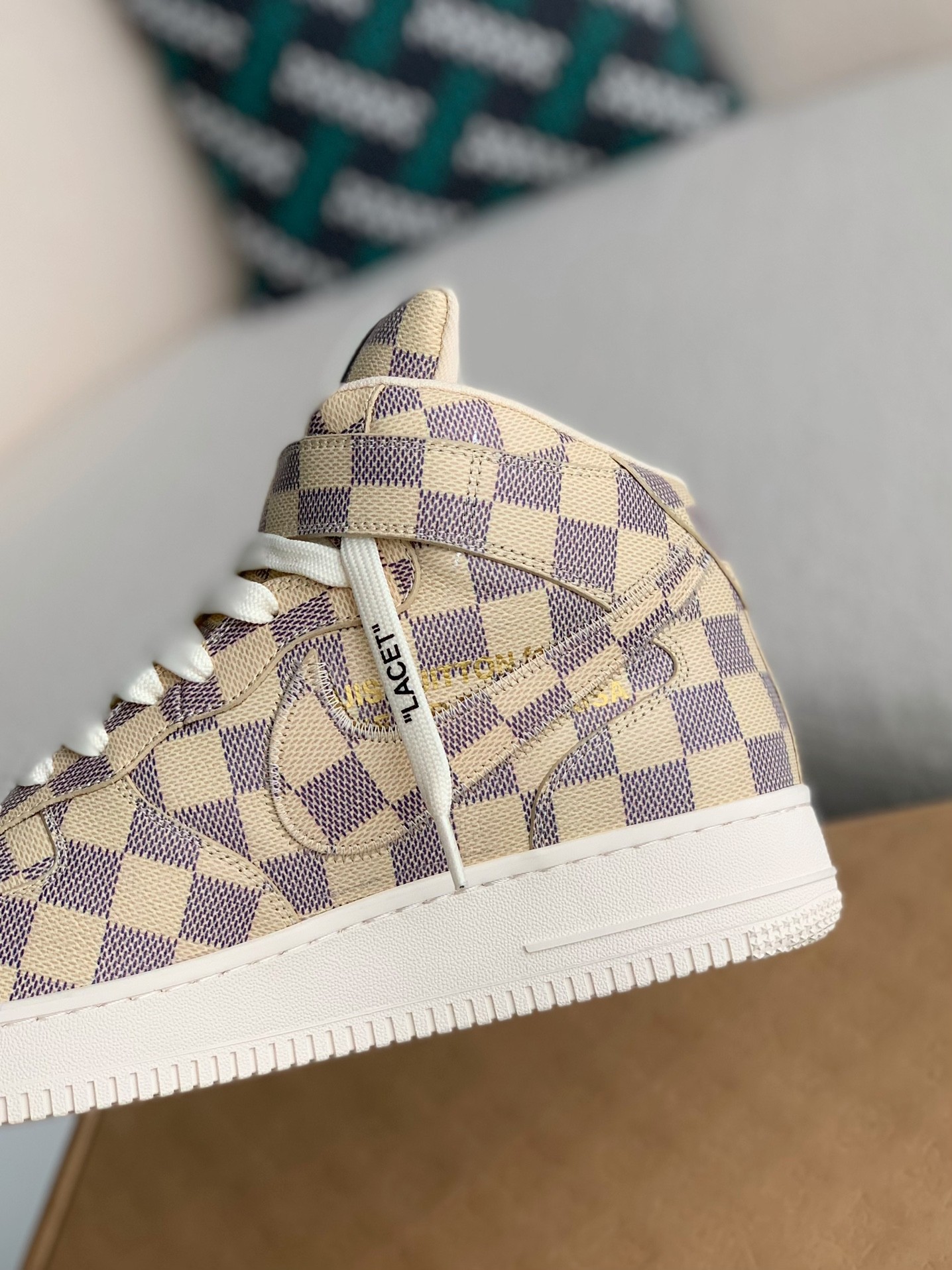 LOUIS VUITTON X NIKE AIR FORCE 1 hi gh Sneaker