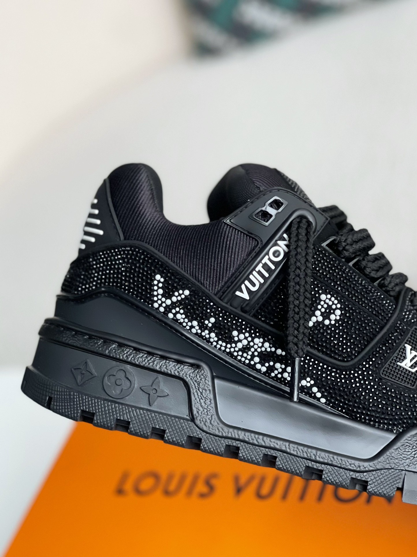 LOUIS VUITTON TRAINER SNEAKERS