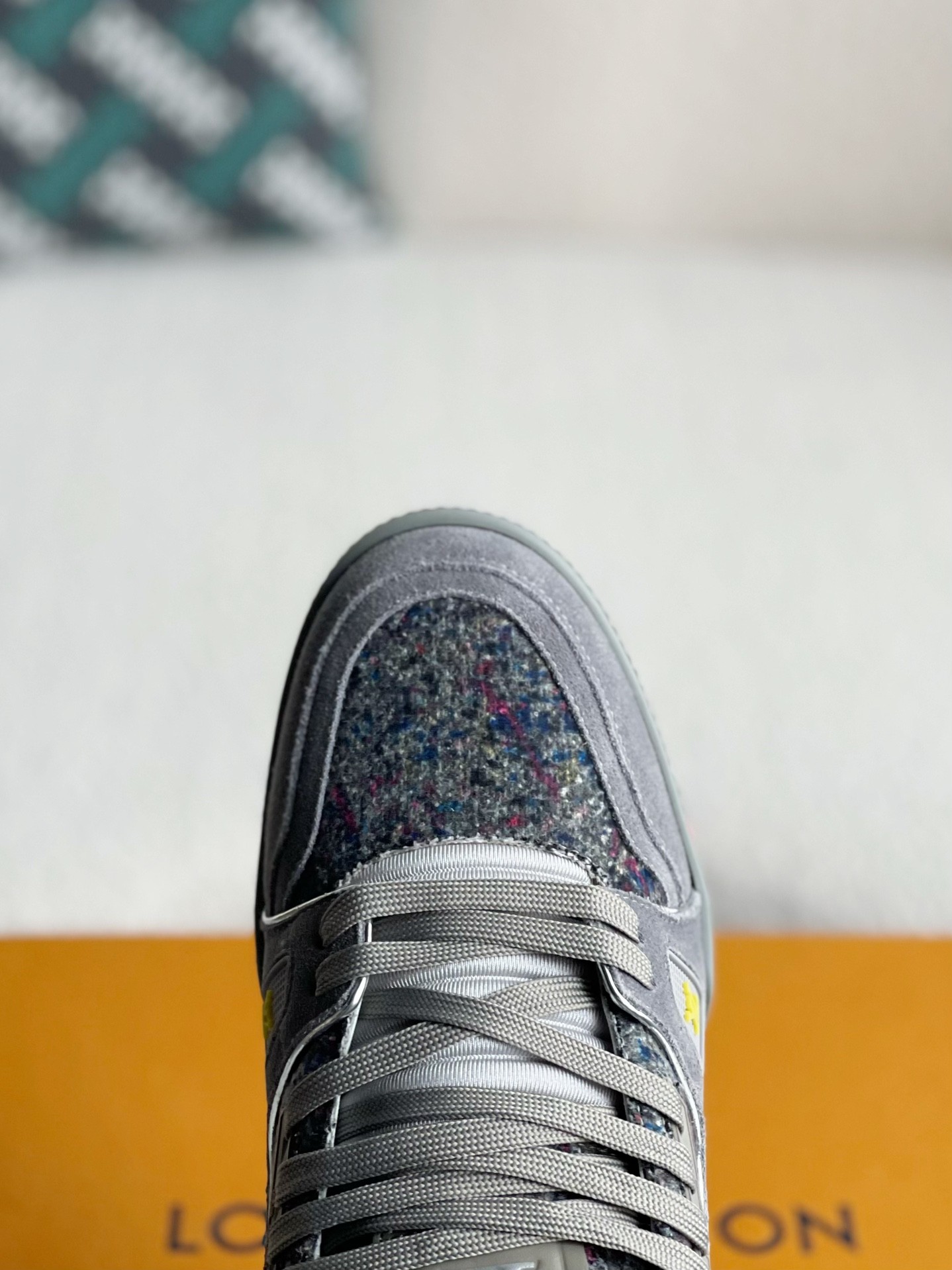 LOUIS VUITTON SNEAKERS