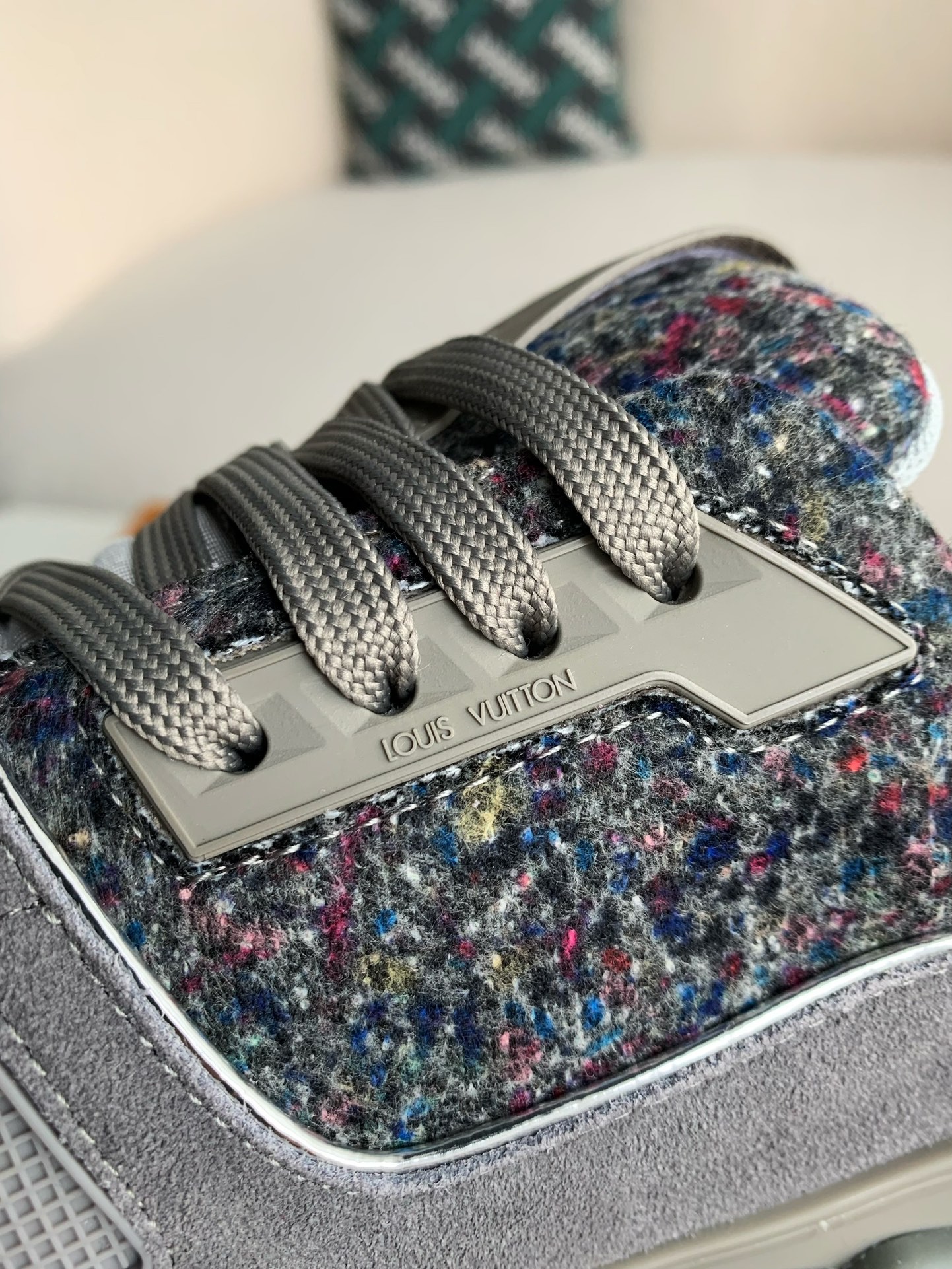 LOUIS VUITTON SNEAKERS