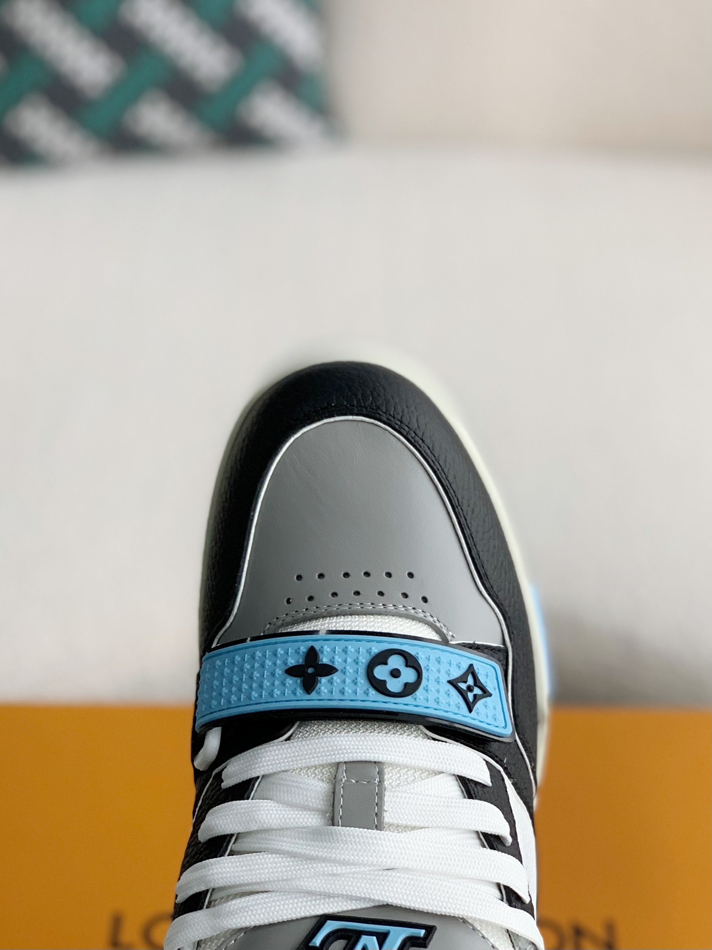 LOUIS VUITTON TRAINER MAXI SNEAKERS