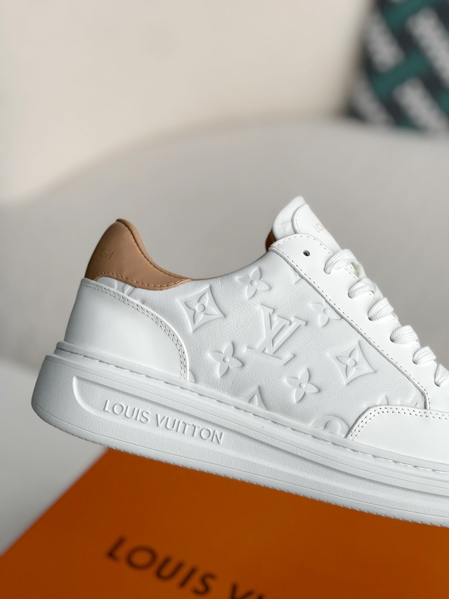 LOUIS VUITTON SNEAKERS