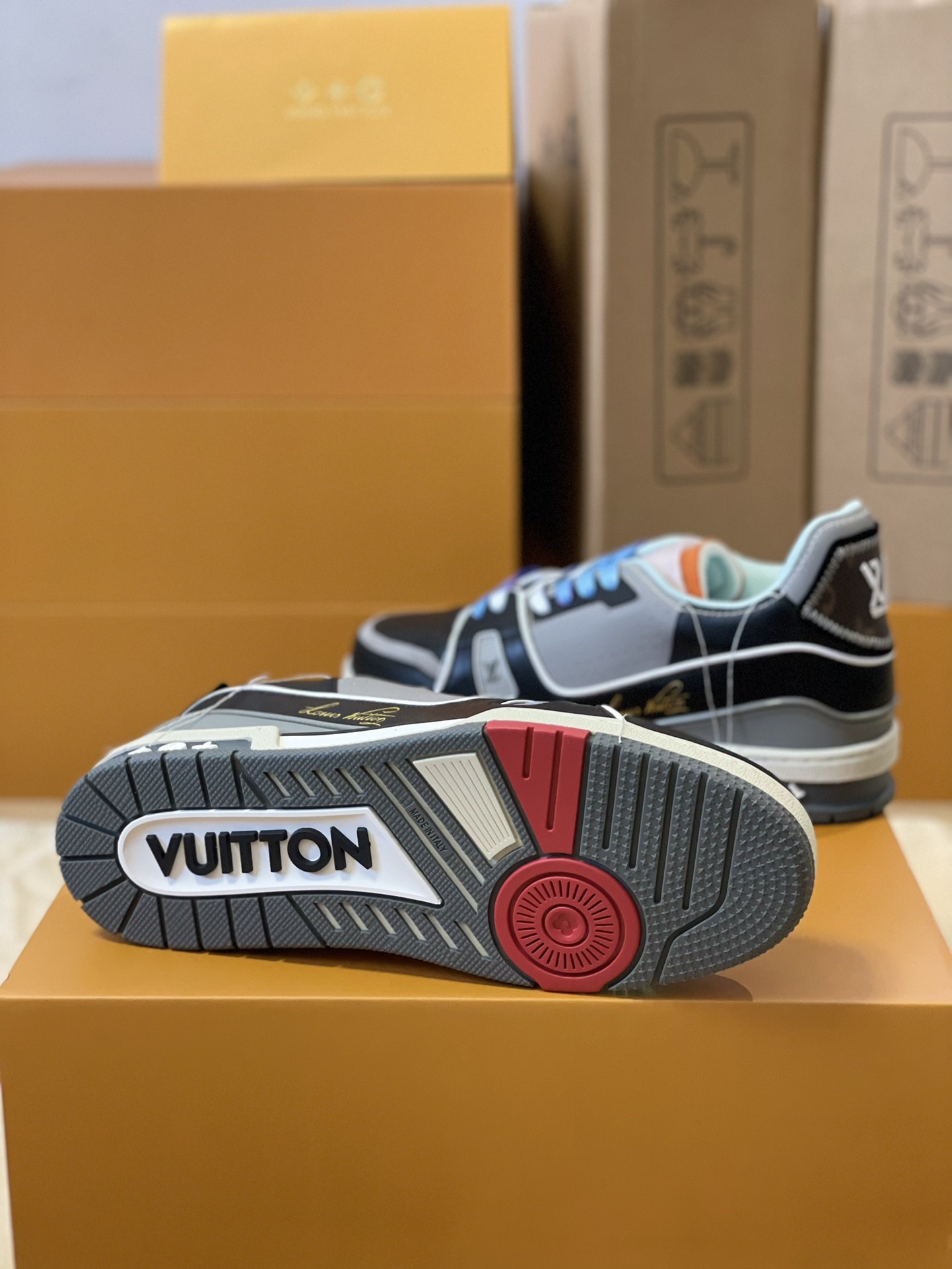 LOUIS VUITTON RUNNER TATIC sneakers