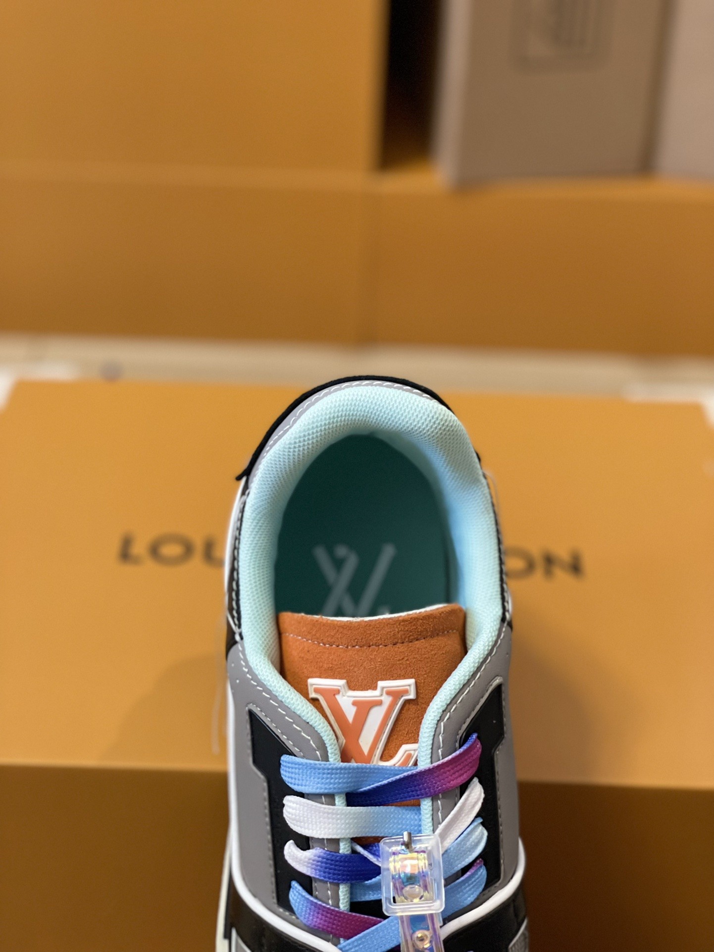 LOUIS VUITTON RUNNER TATIC sneakers