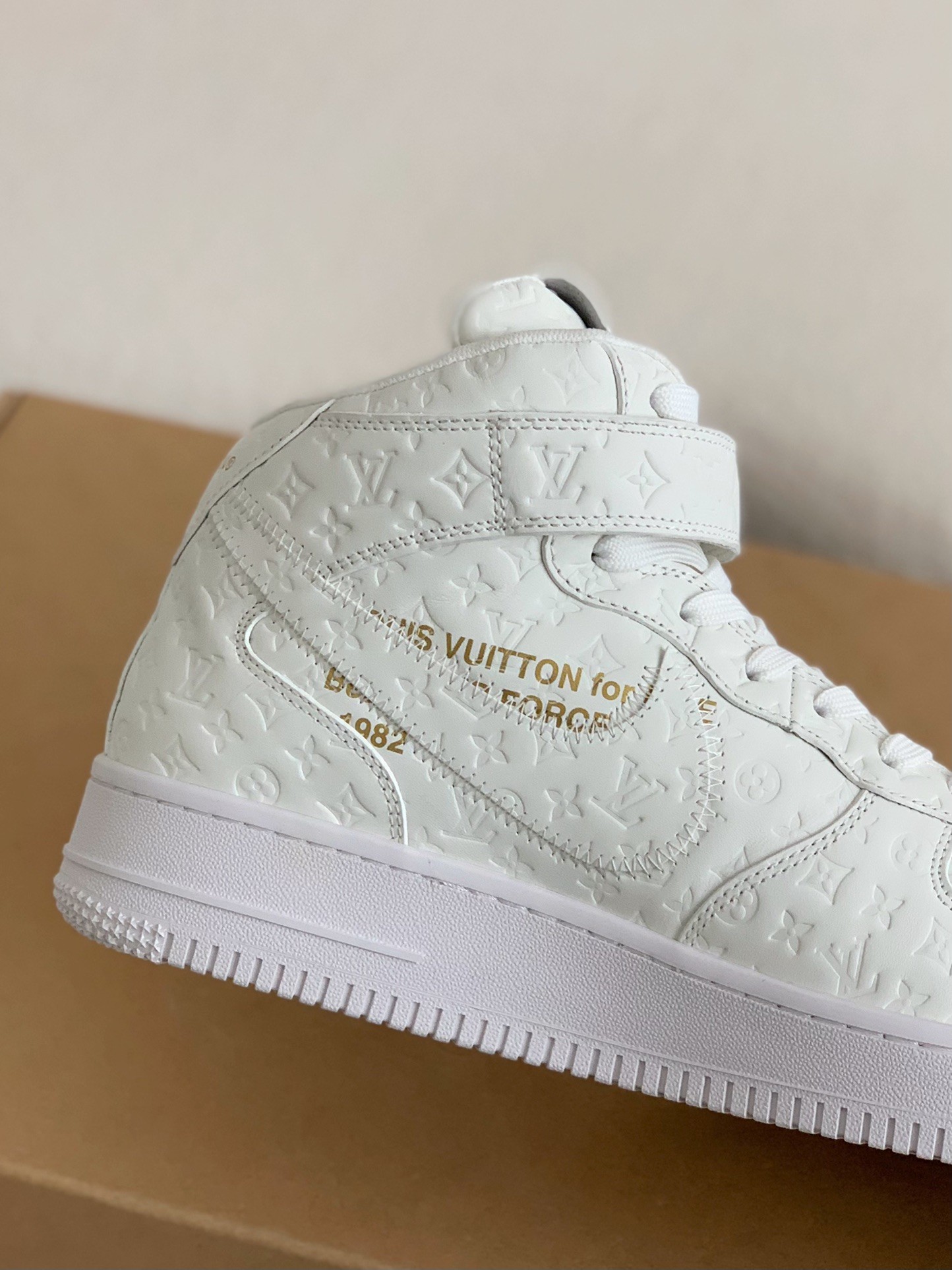 Louis Vuitton x Nike Air Force 1 High