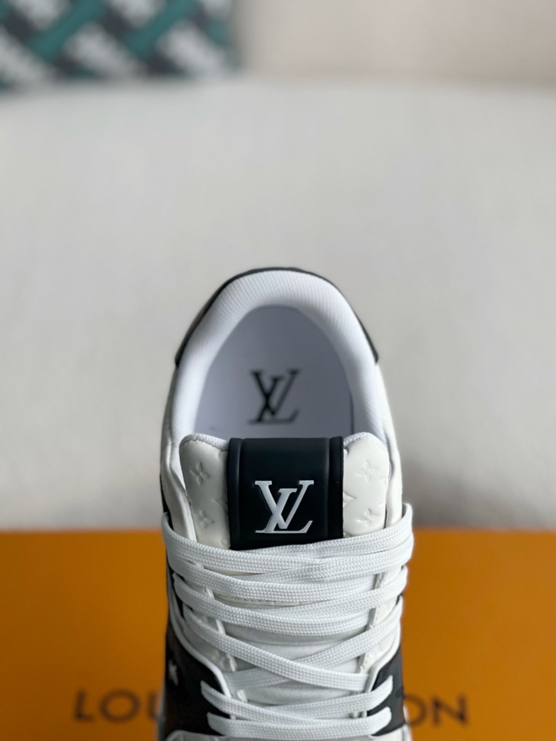 LOUIS VUITTON TRAINER Sneakers