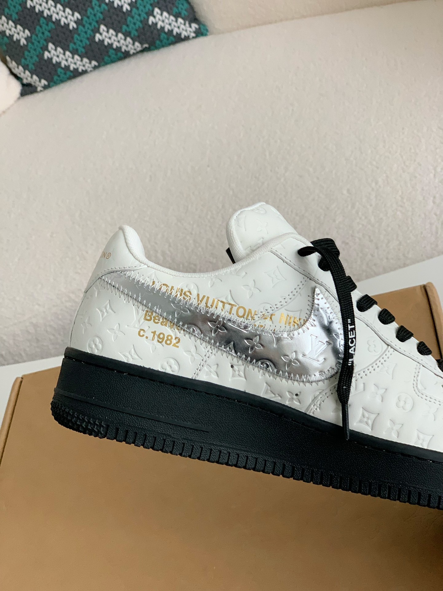 LOUIS VUITTON x Nike Air Force 1 low