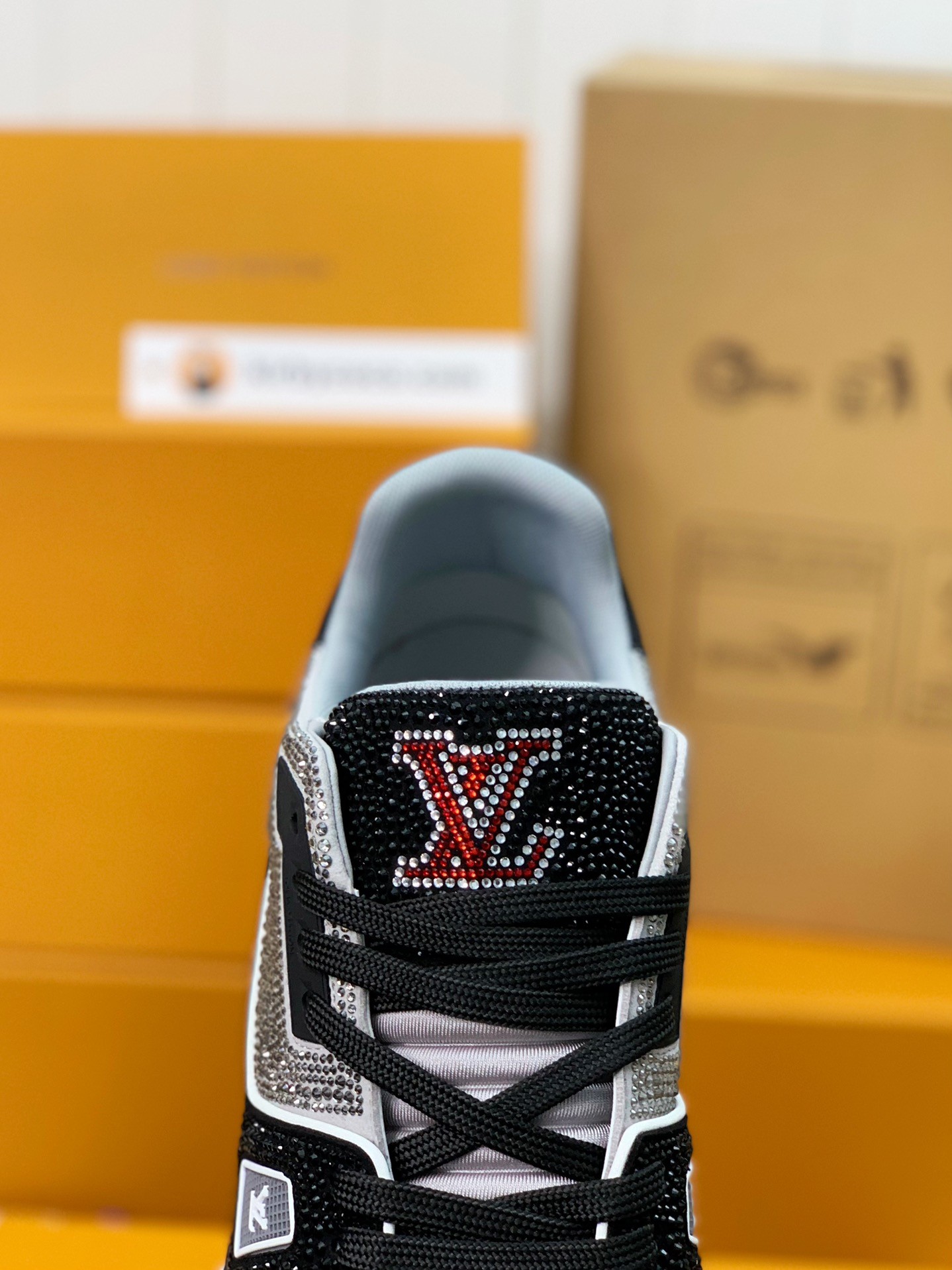 LOUIS VUITTON TRAINER Sneakers