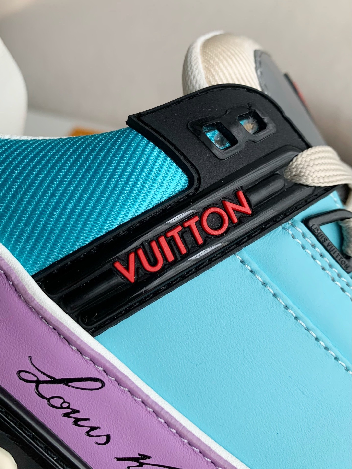 LOUIS VUITTON TRAINER Sneakers