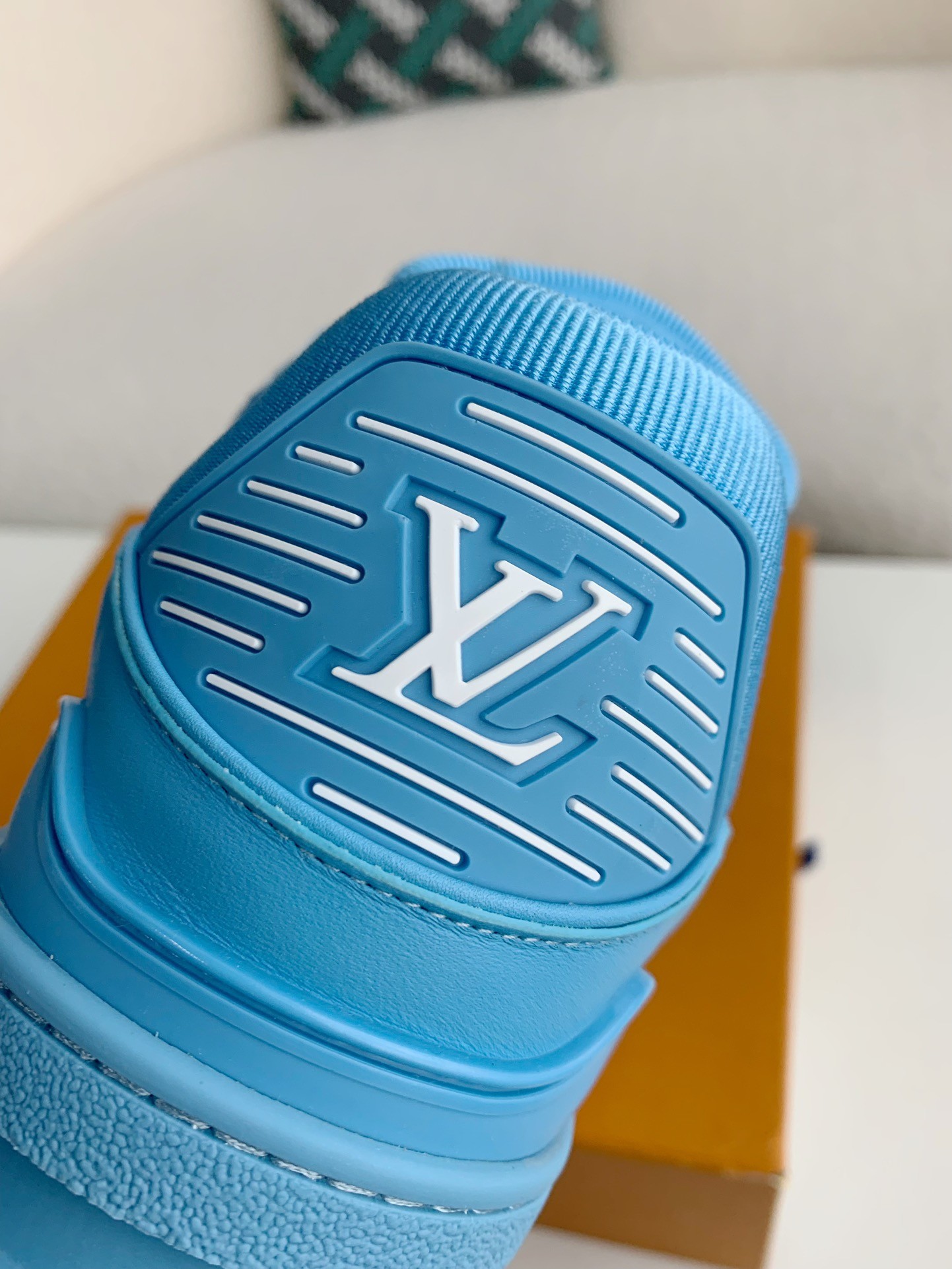 LOUIS VUITTON TRAINER Sneakers