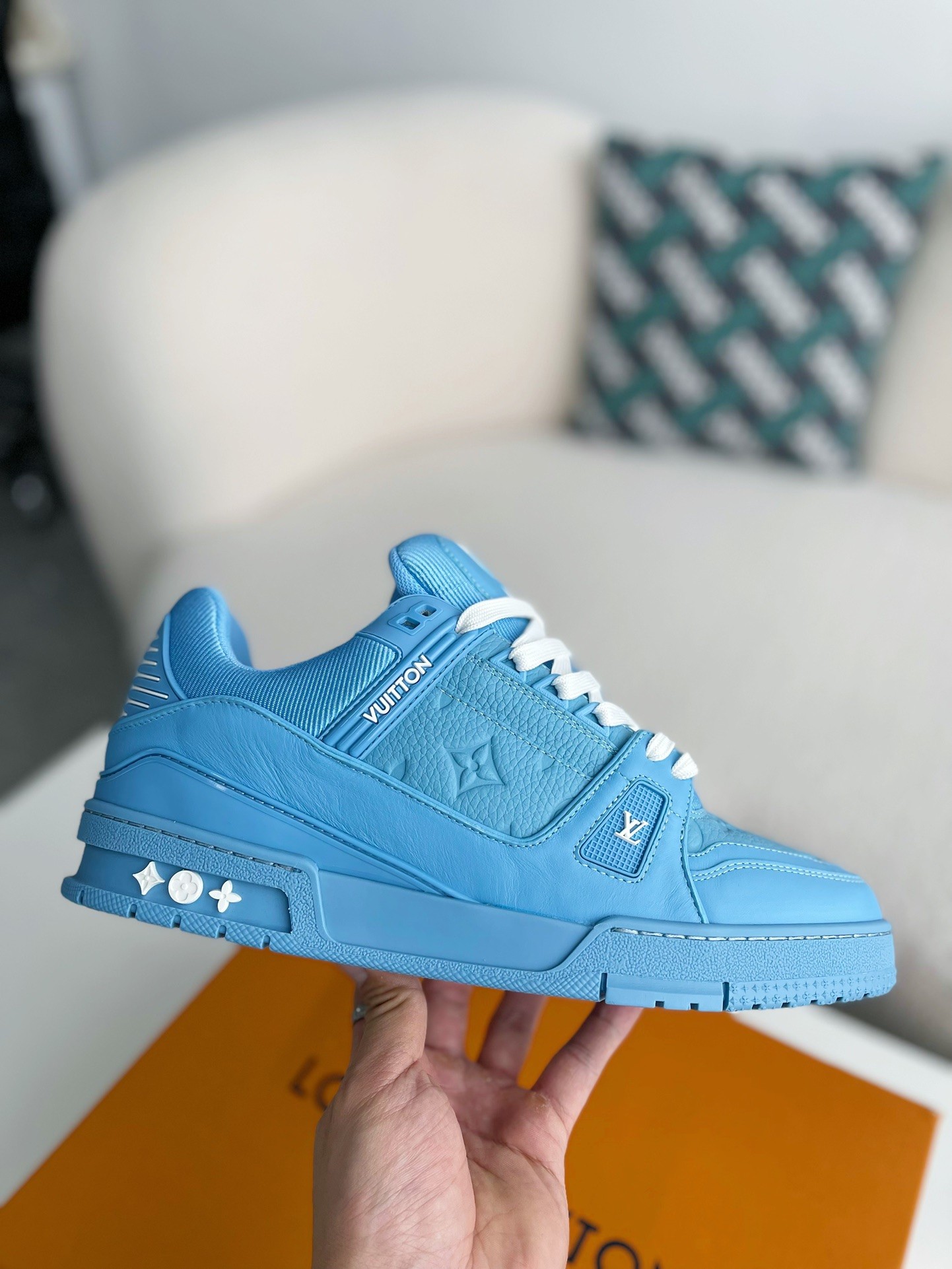 LOUIS VUITTON TRAINER Sneakers