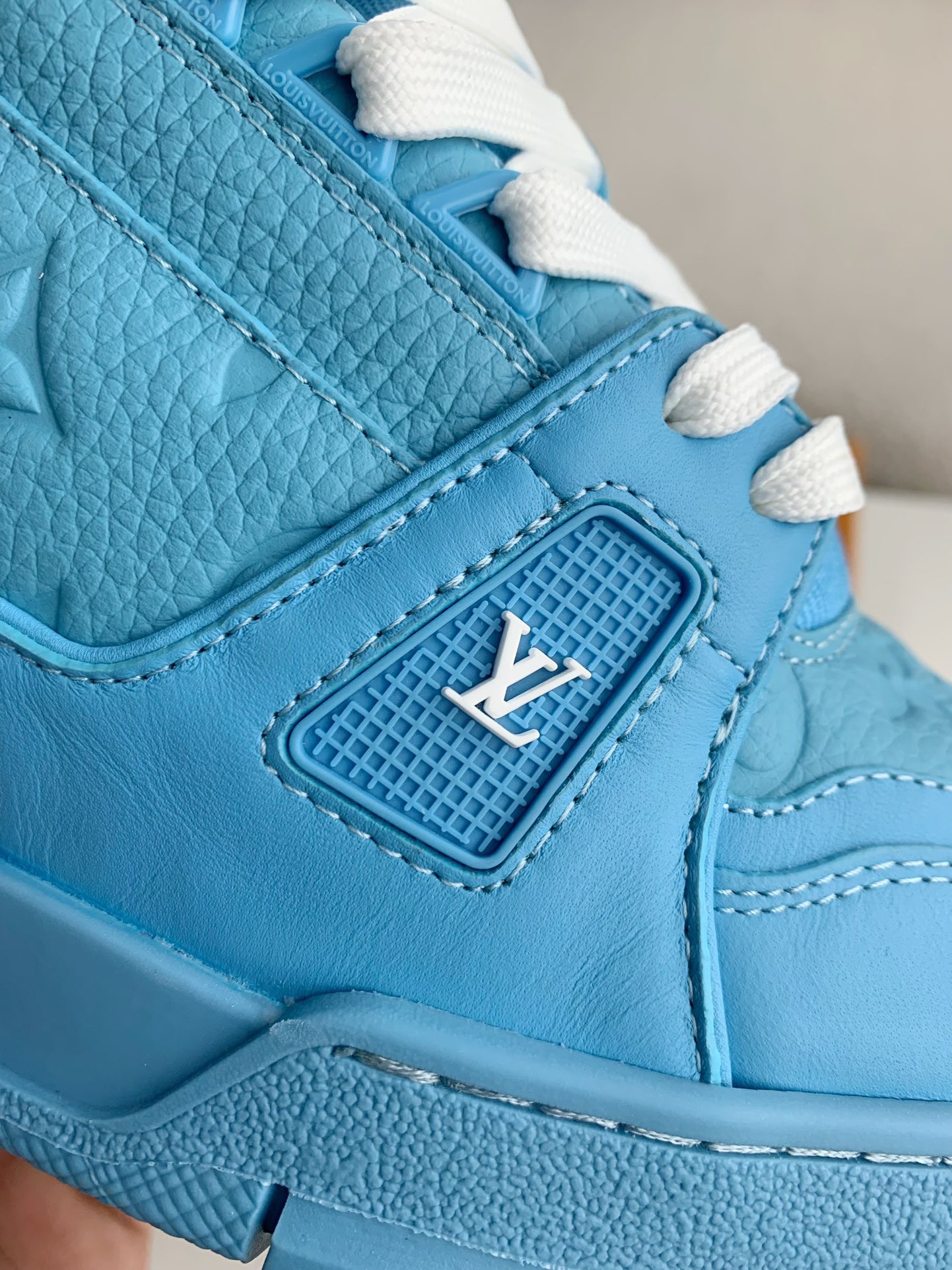 LOUIS VUITTON TRAINER Sneakers